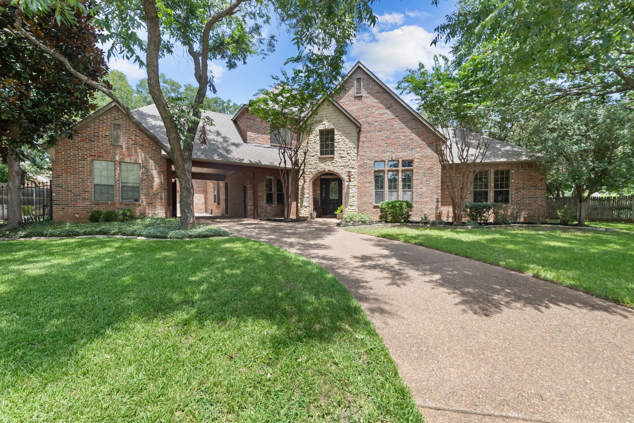 1402 Vino Blanc Court