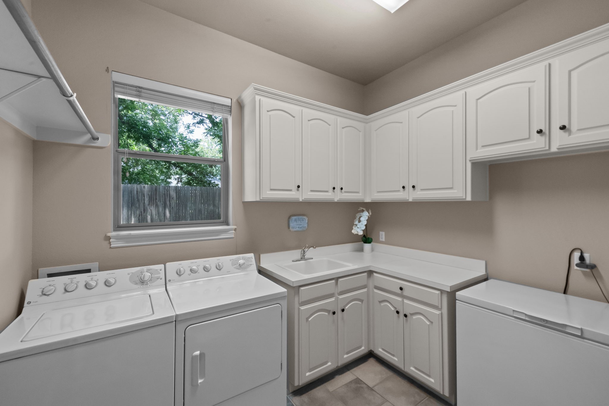 1402 Vino Blanc Court