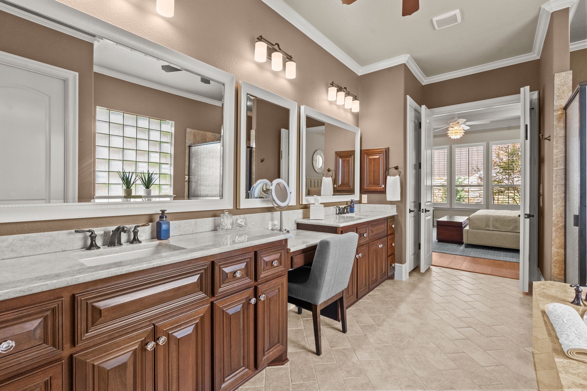 7112 Lancaster Lane