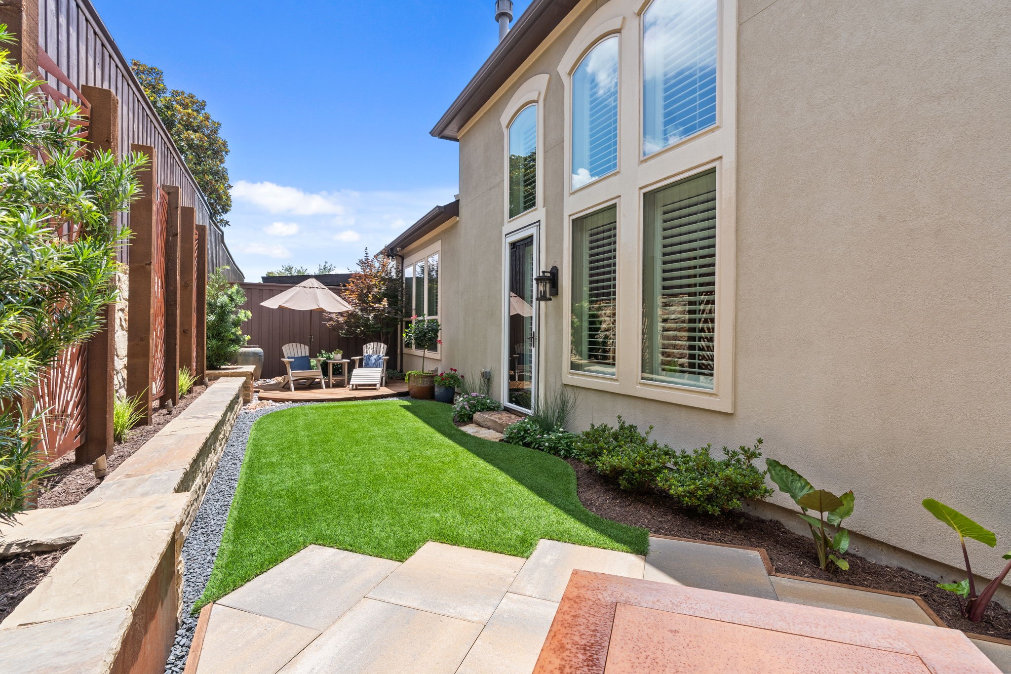 7112 Lancaster Lane