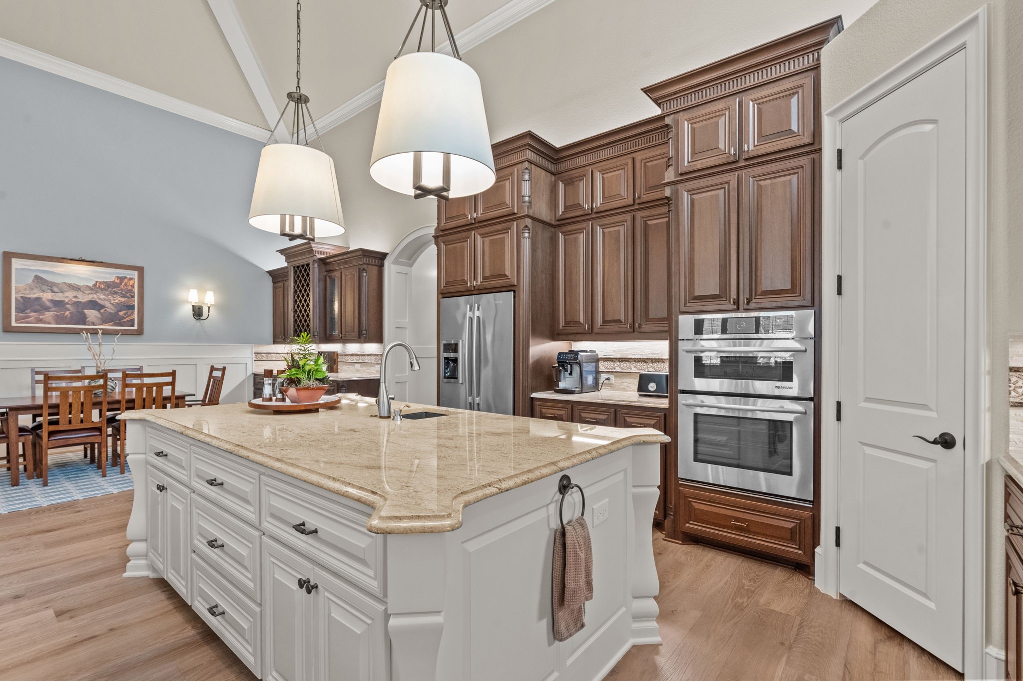 7112 Lancaster Lane