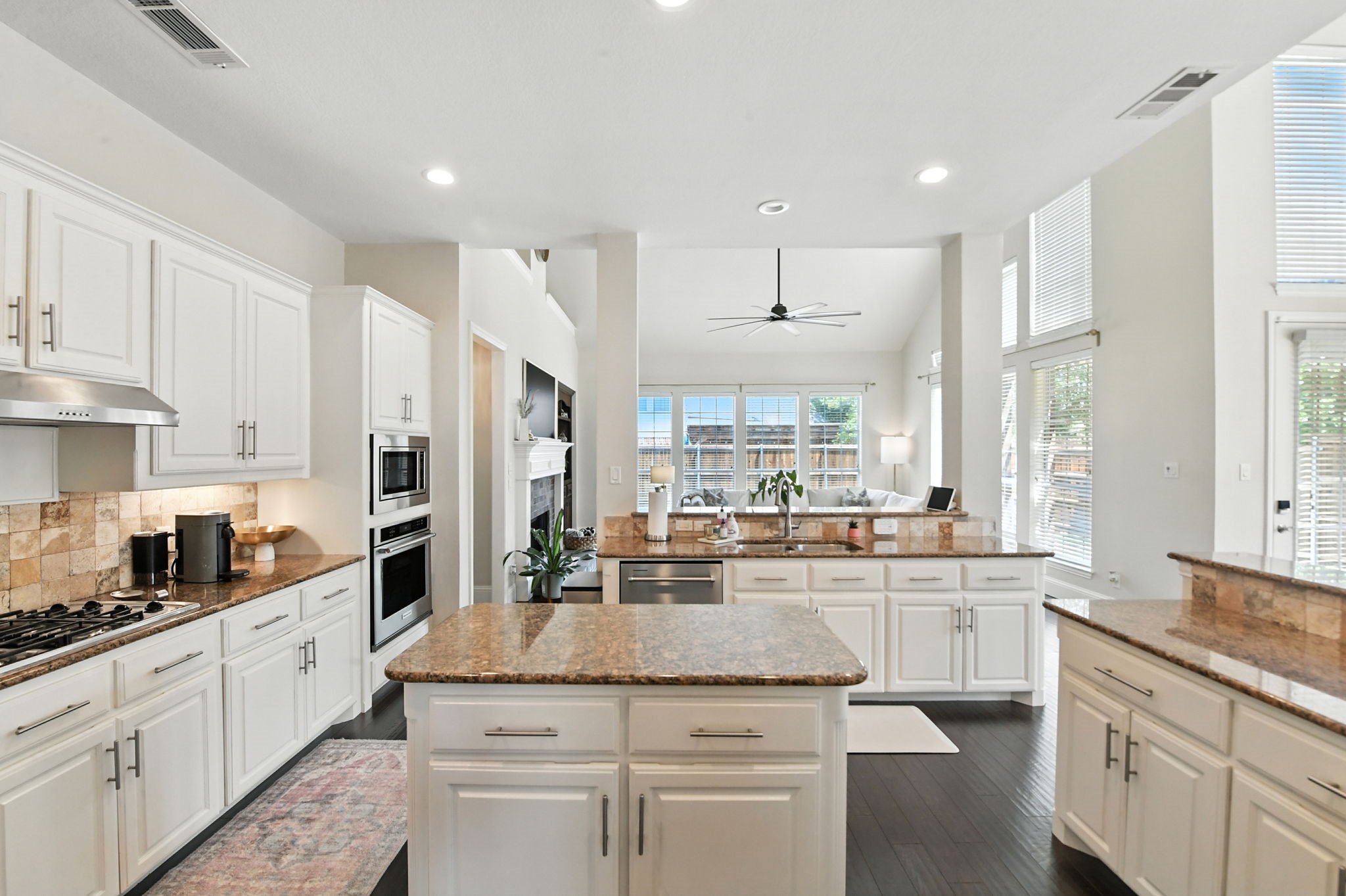 805 Renaissance Court