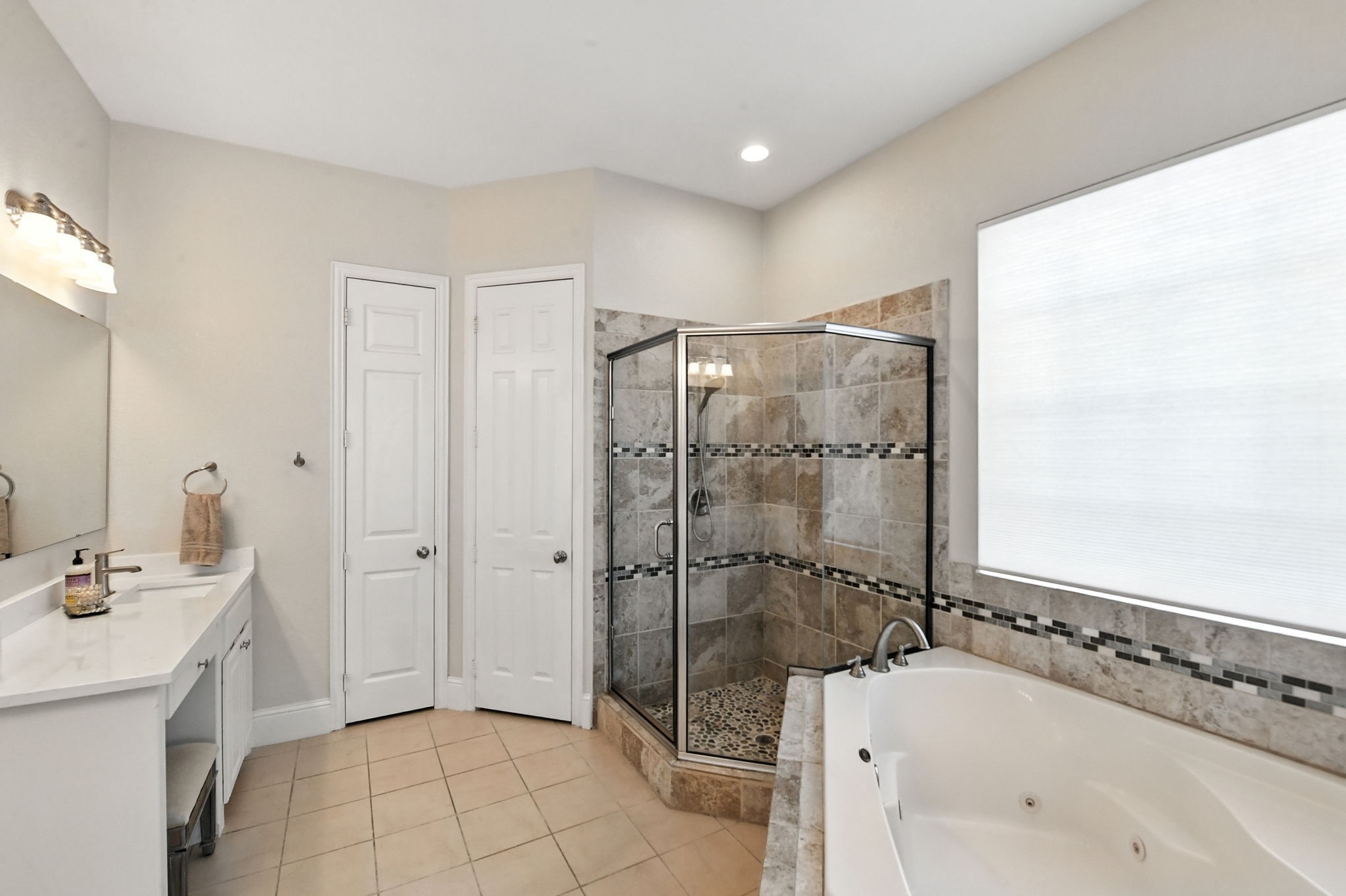 805 Renaissance Court