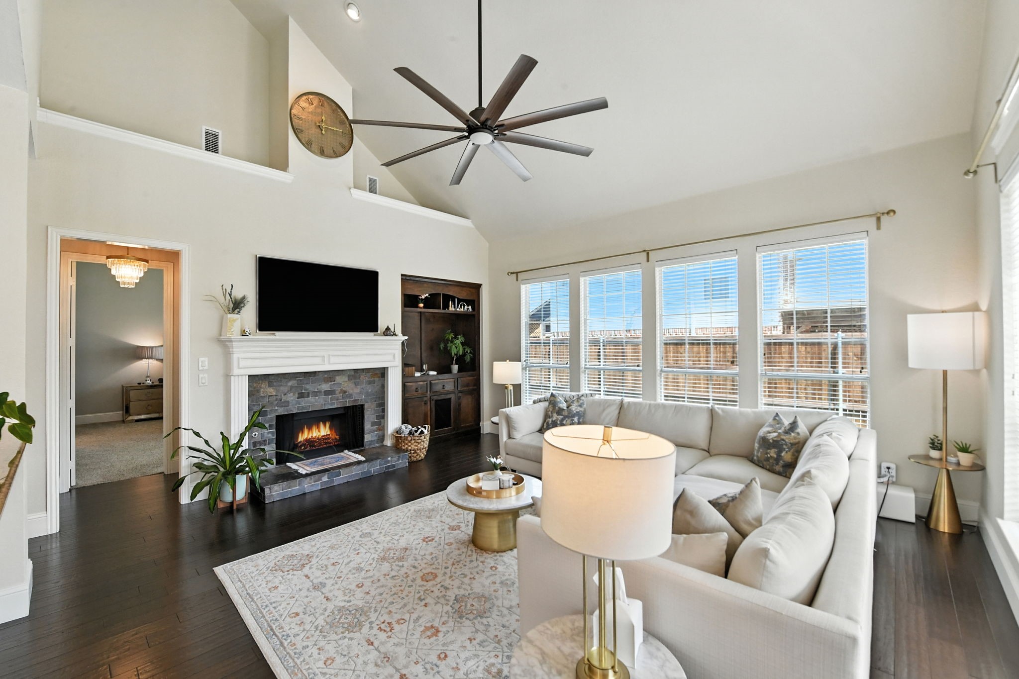 805 Renaissance Court