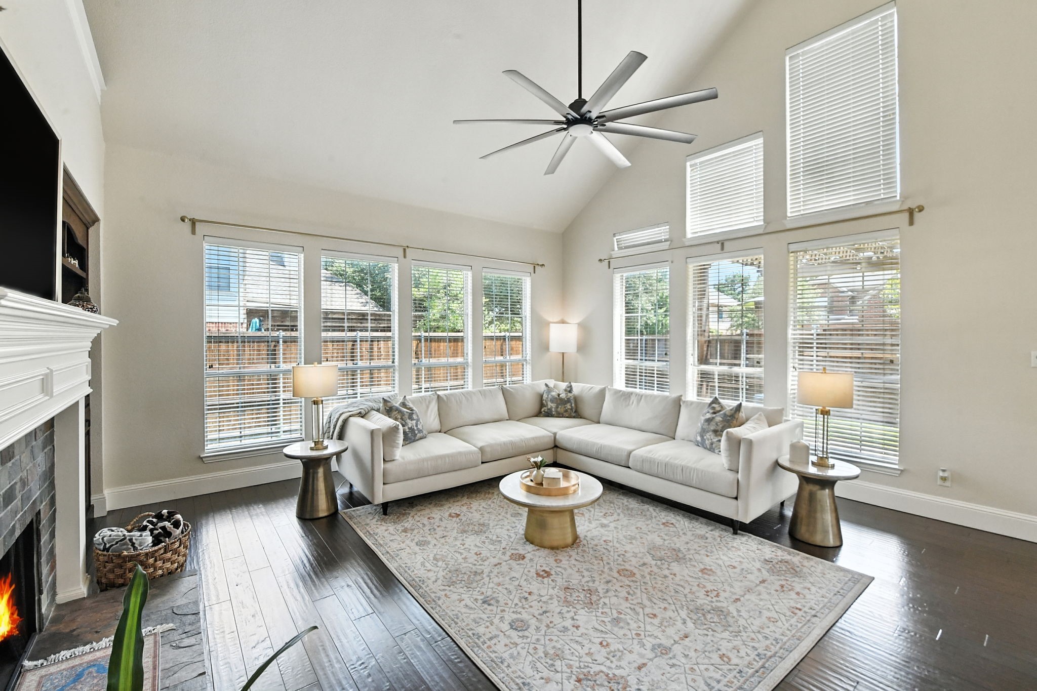 805 Renaissance Court