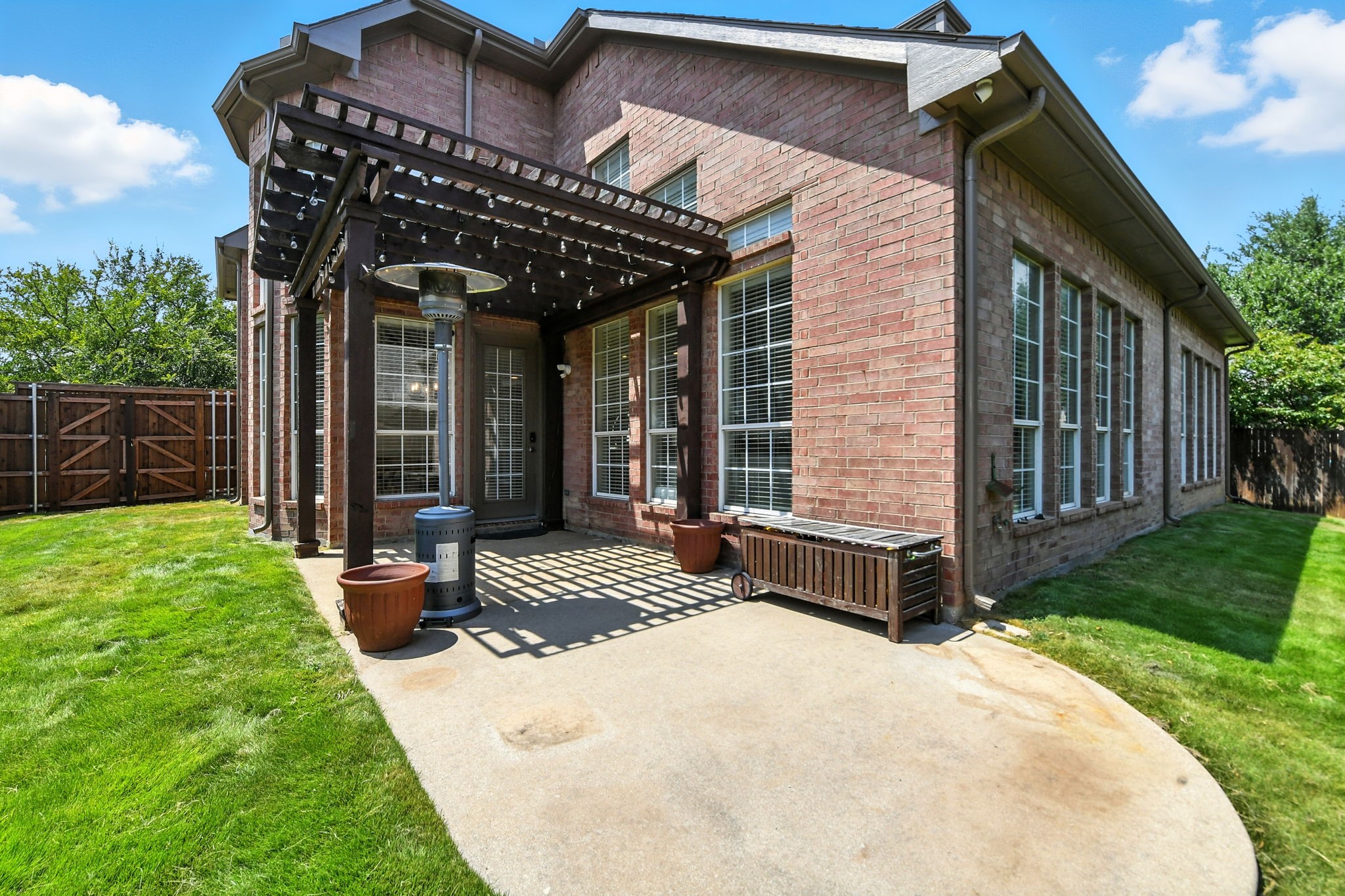 805 Renaissance Court