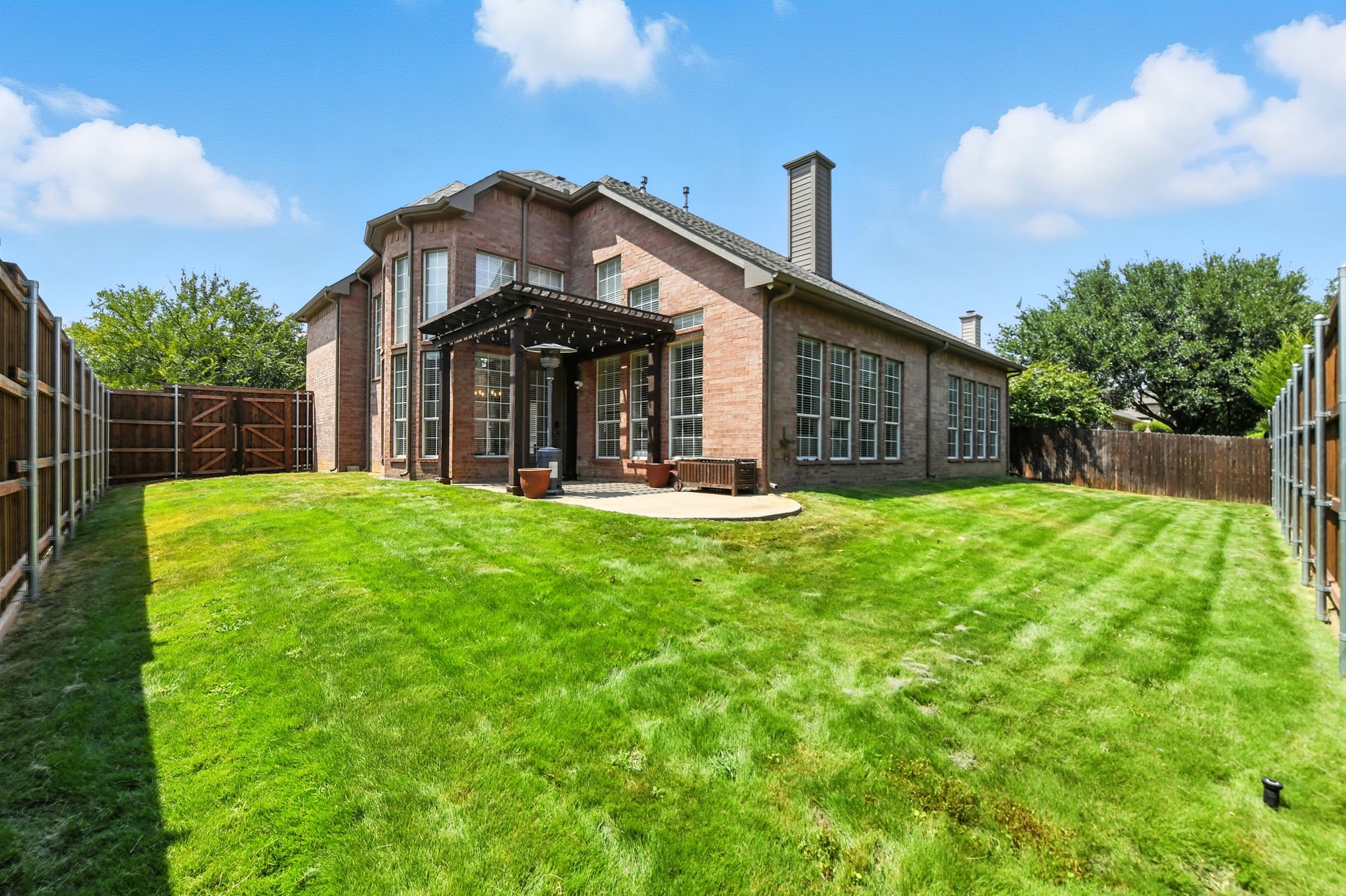 805 Renaissance Court