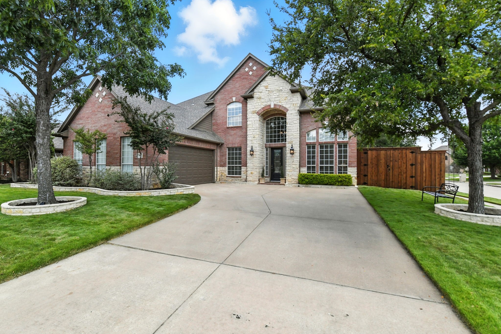 805 Renaissance Court