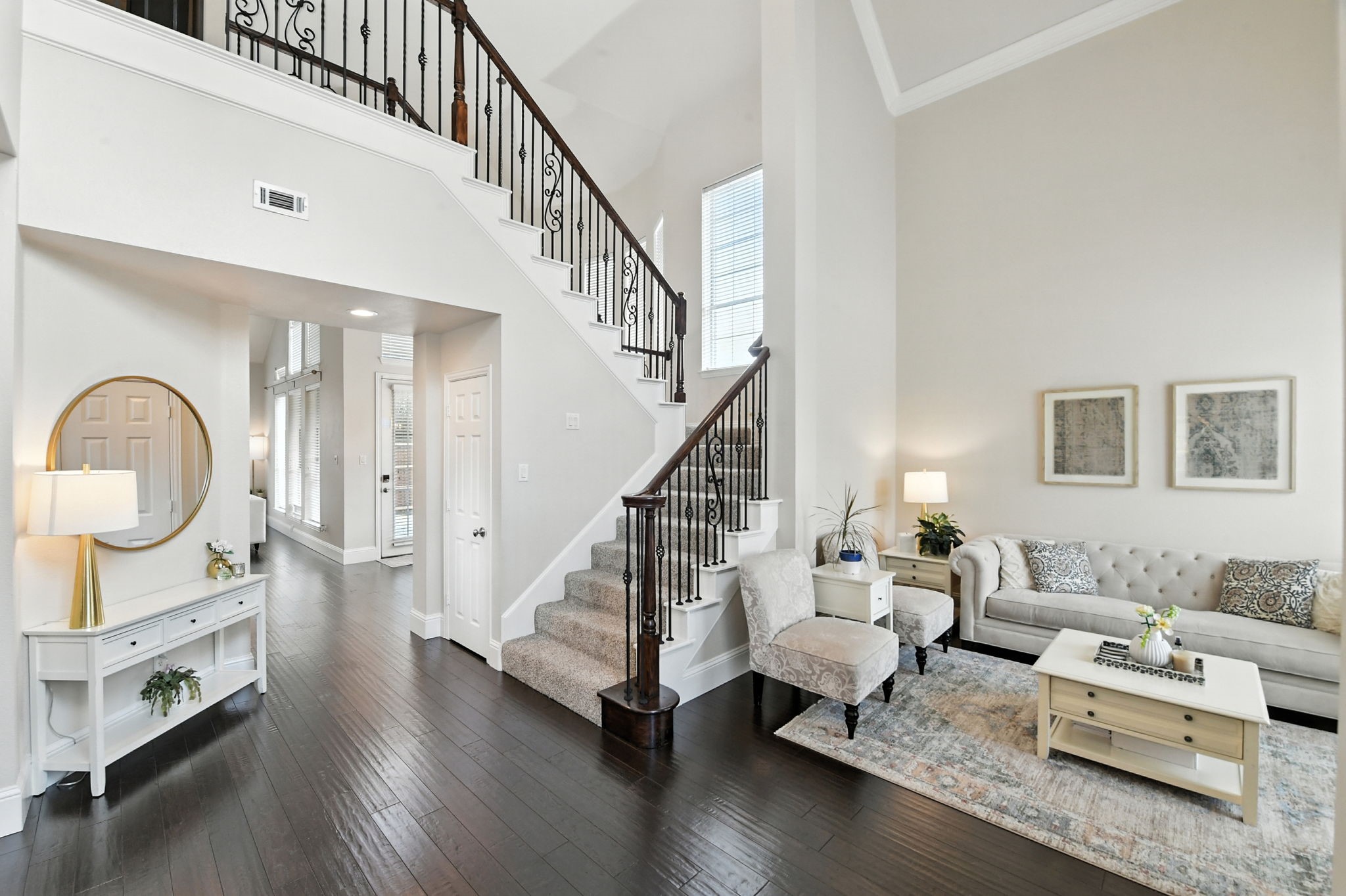 805 Renaissance Court
