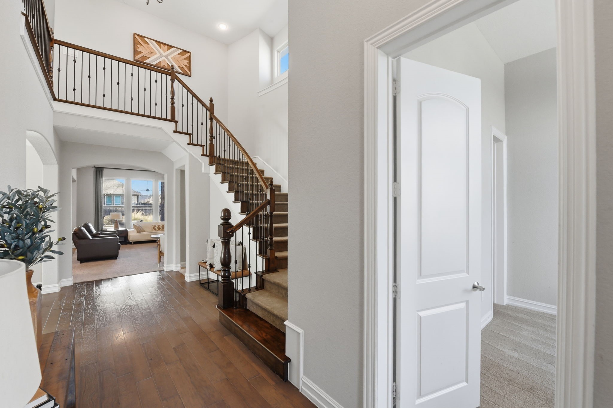 7945 Forest Lakes Drive