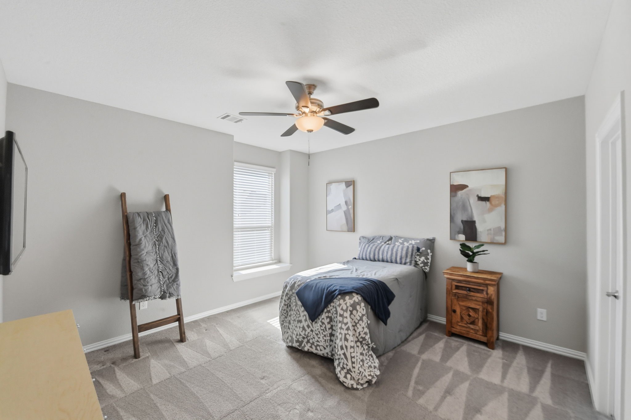 7945 Forest Lakes Drive