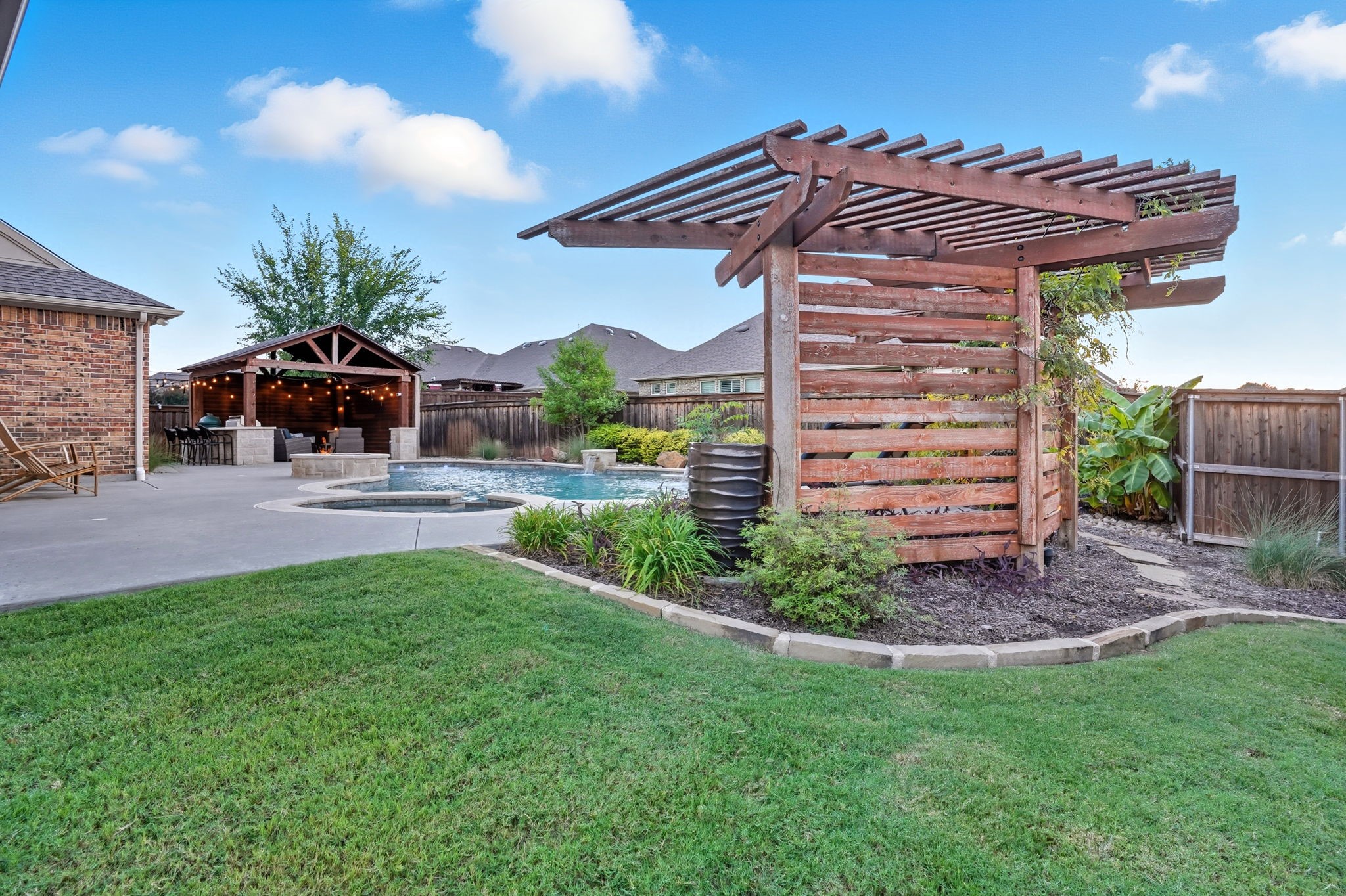 7945 Forest Lakes Drive