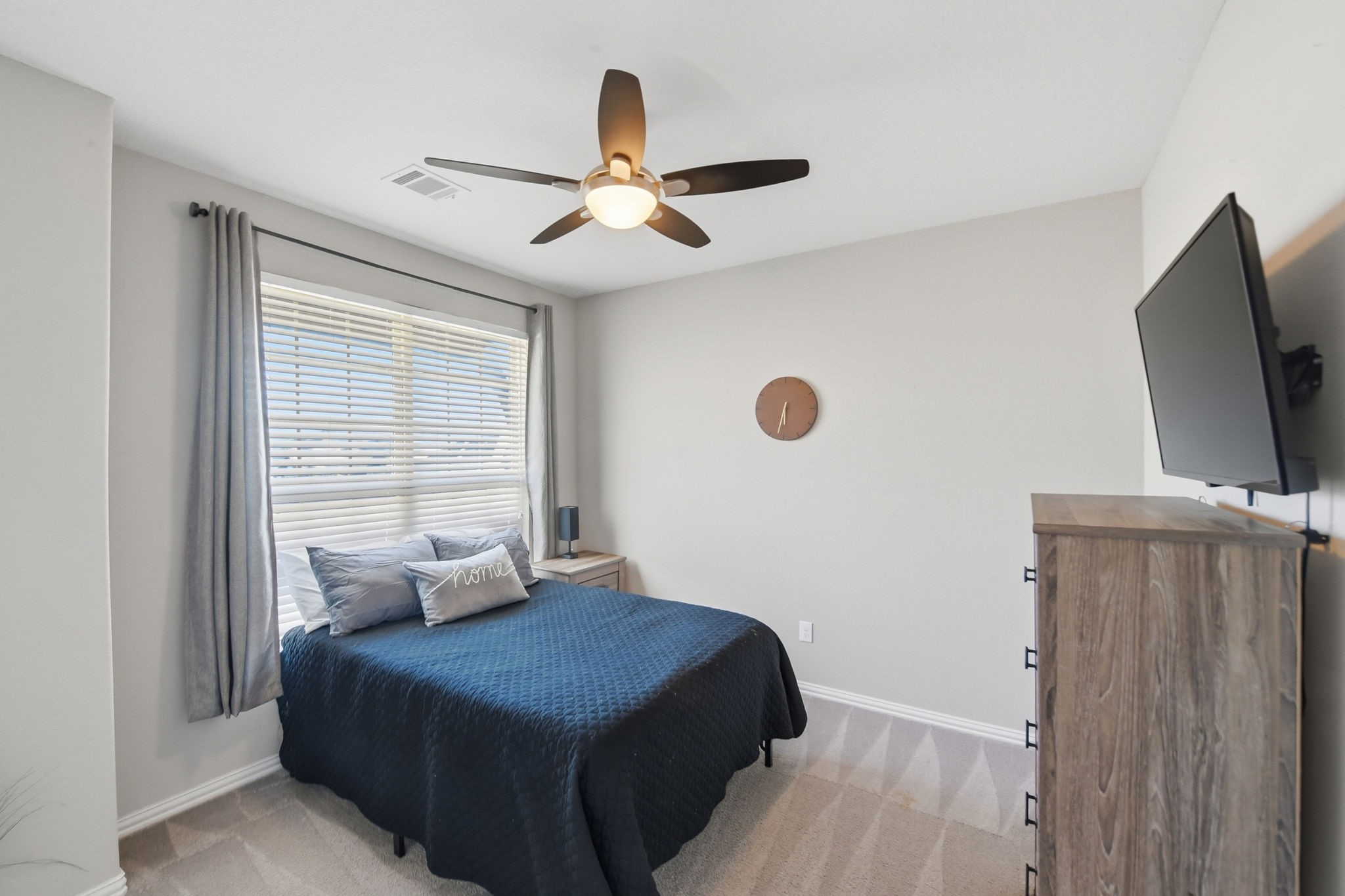 7945 Forest Lakes Drive