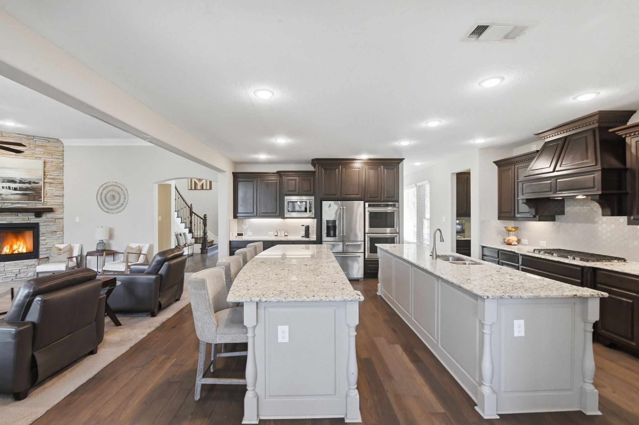 7945 Forest Lakes Drive