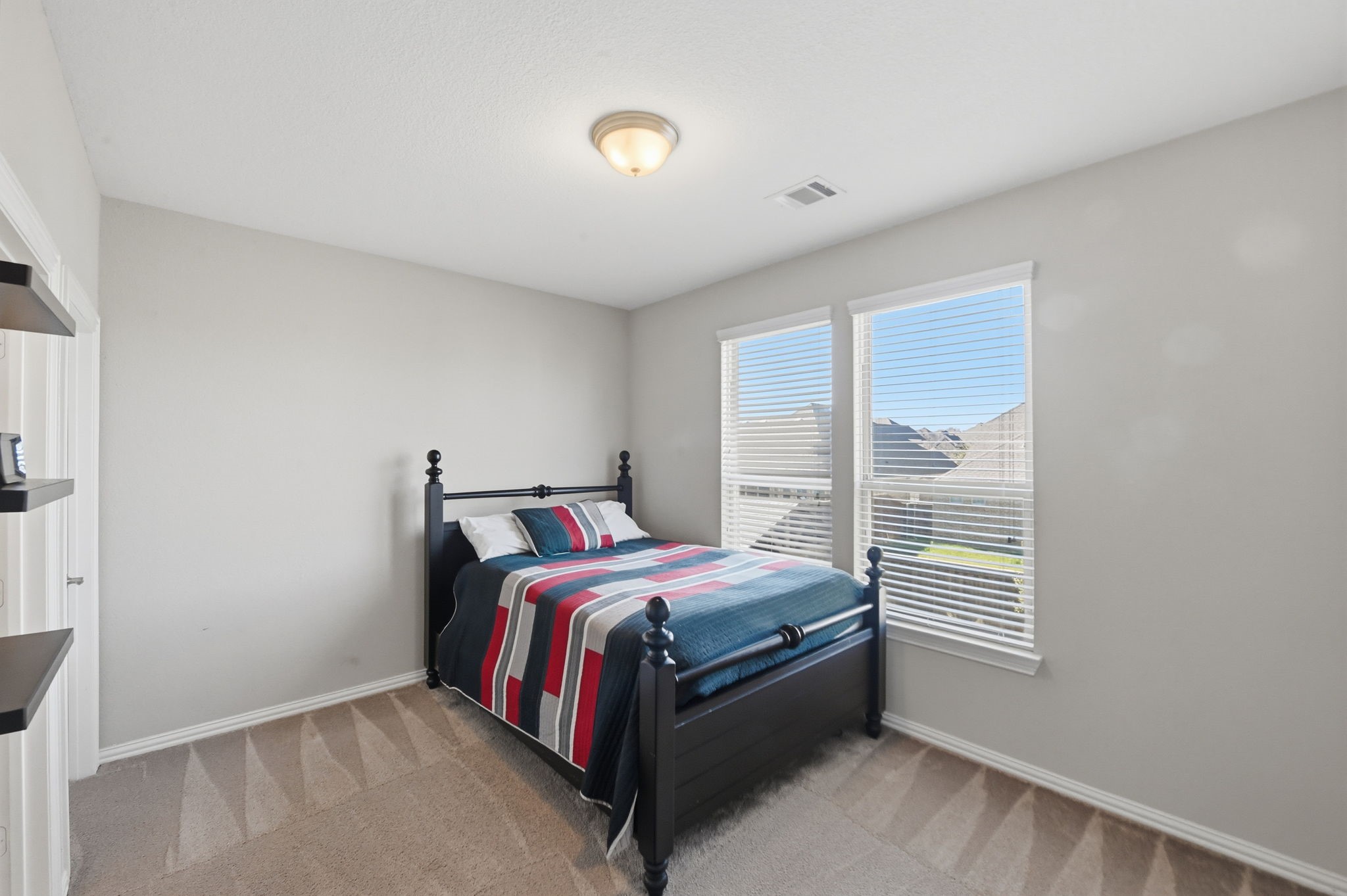 7945 Forest Lakes Drive