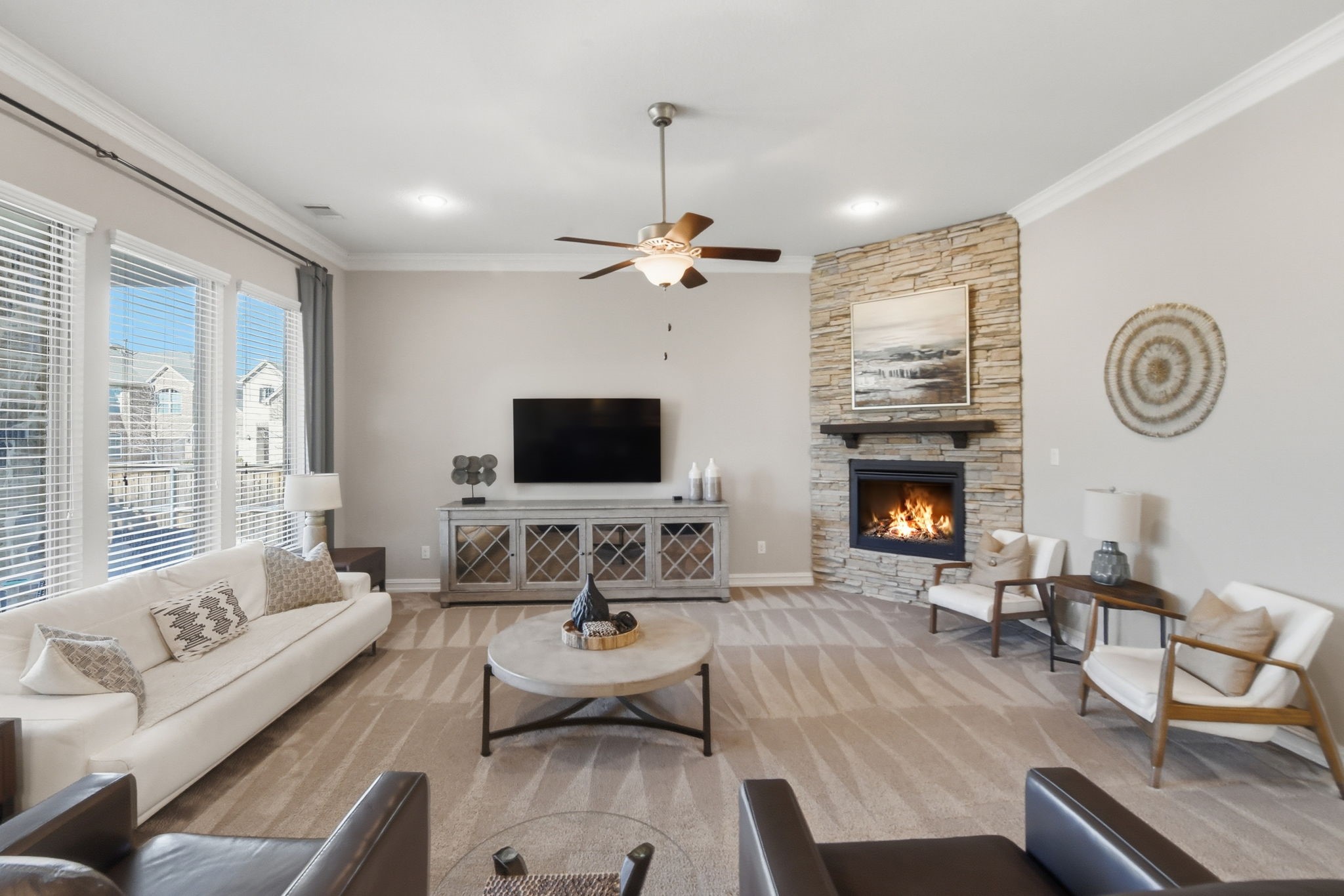 7945 Forest Lakes Drive