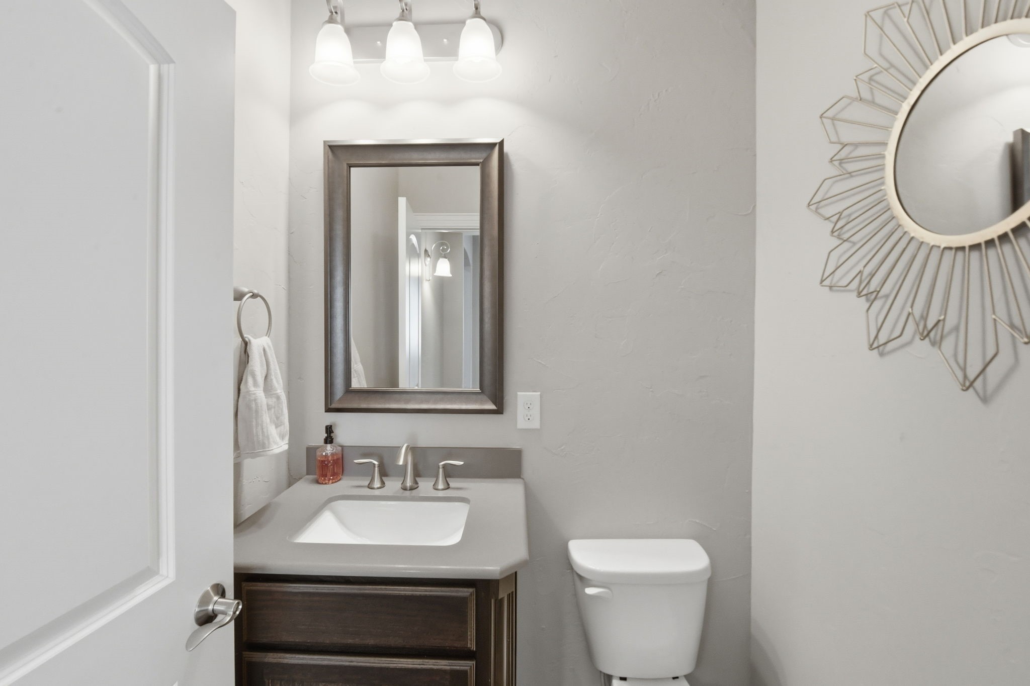 7945 Forest Lakes Drive