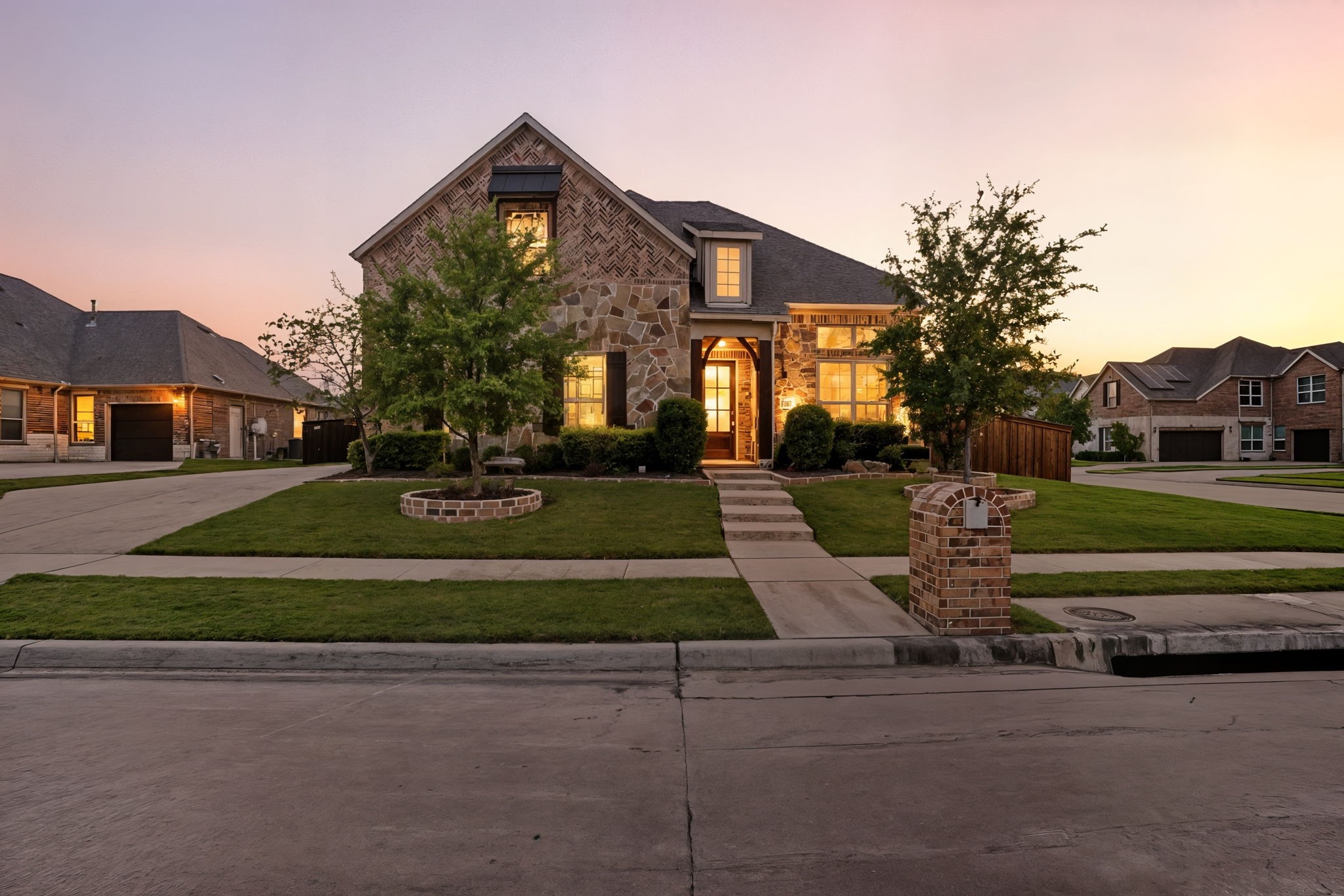 7945 Forest Lakes Drive