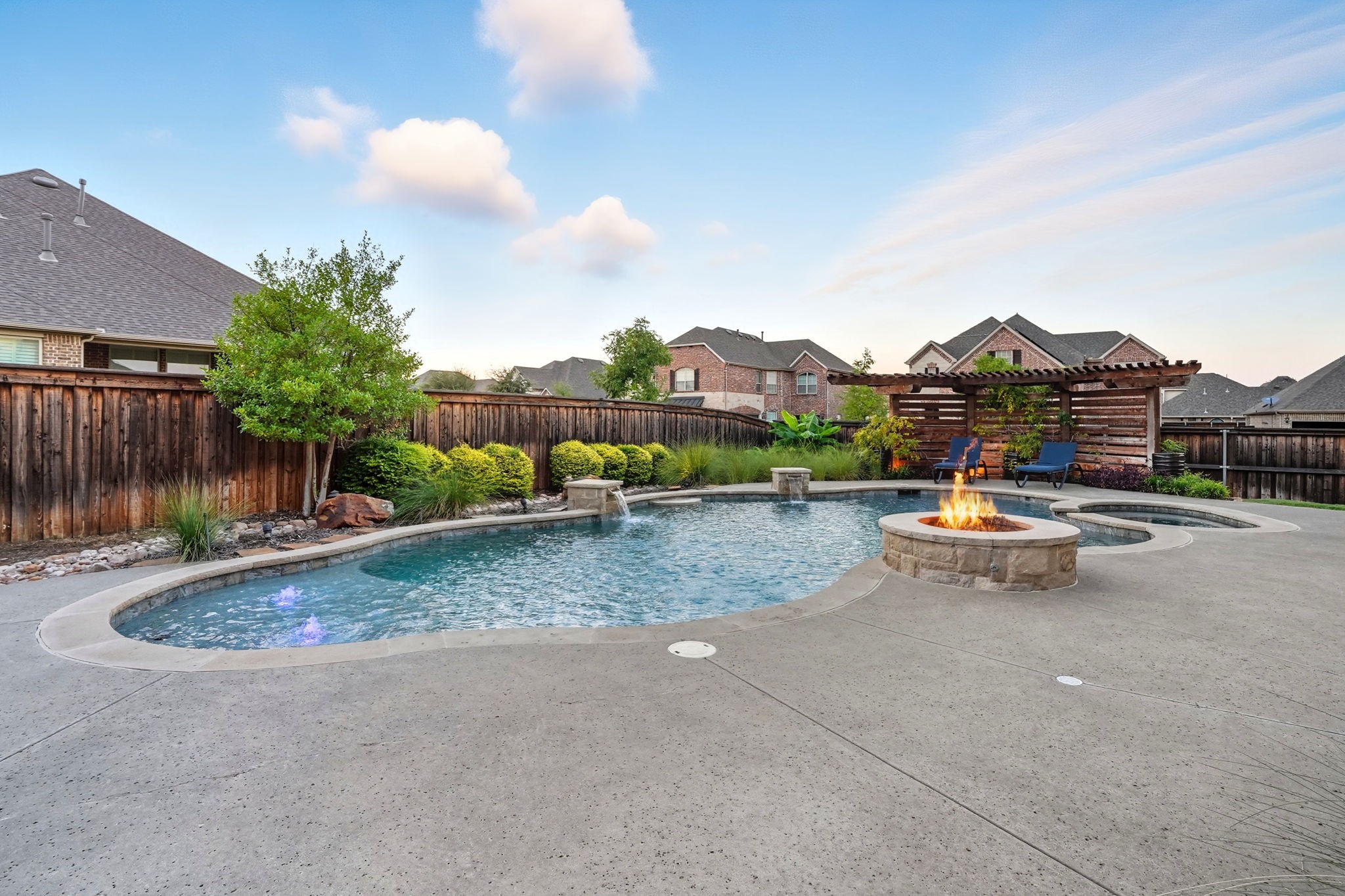 7945 Forest Lakes Drive