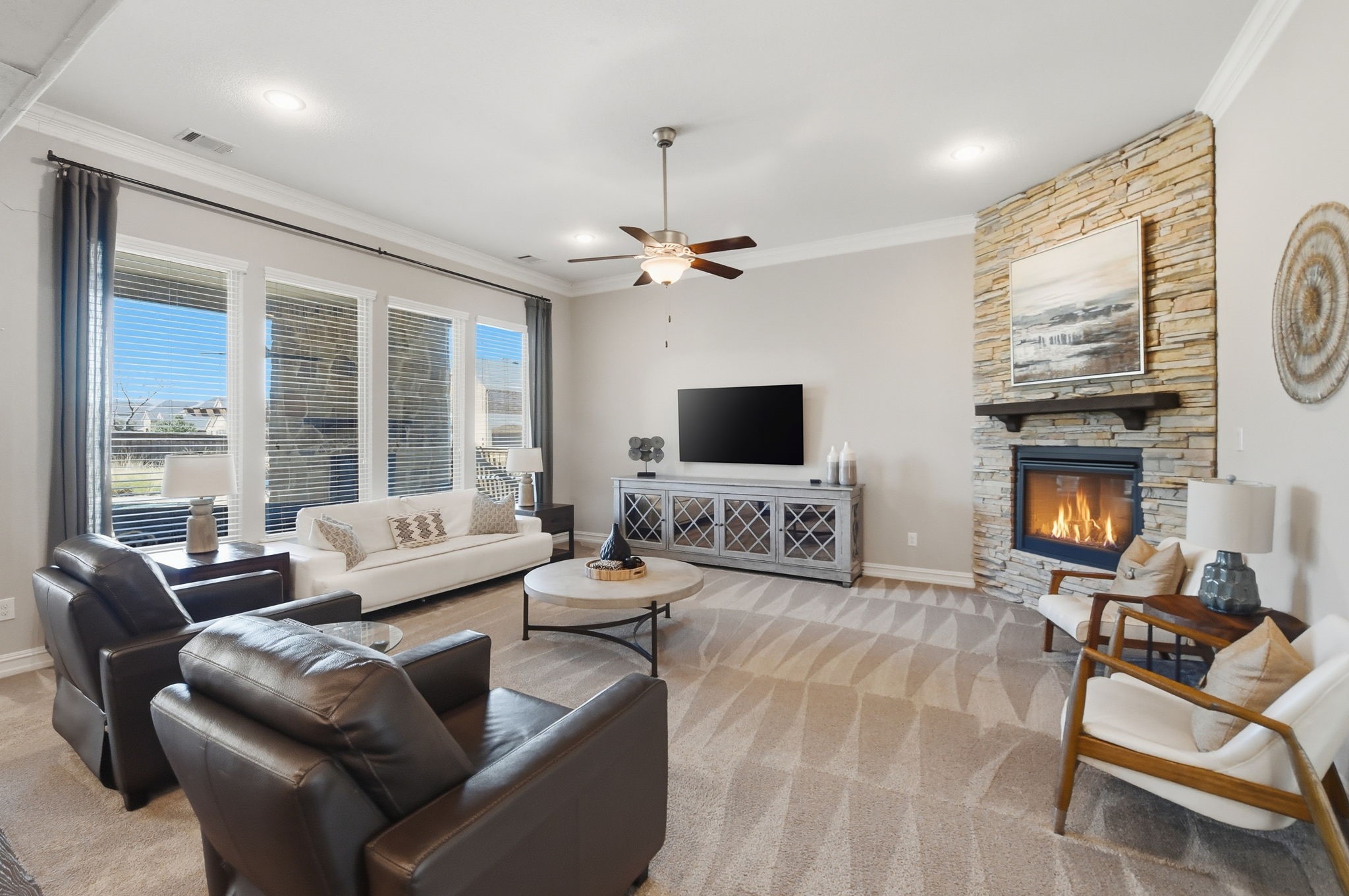 7945 Forest Lakes Drive