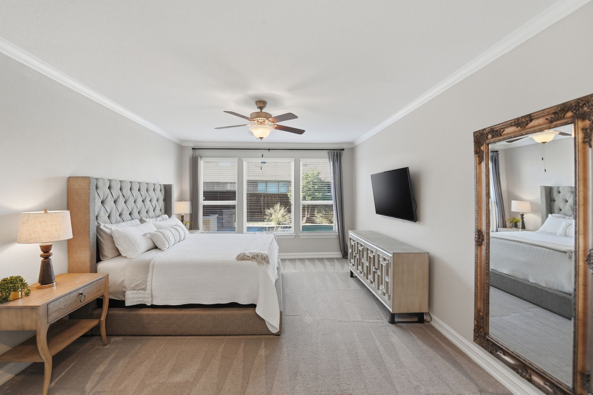 7945 Forest Lakes Drive