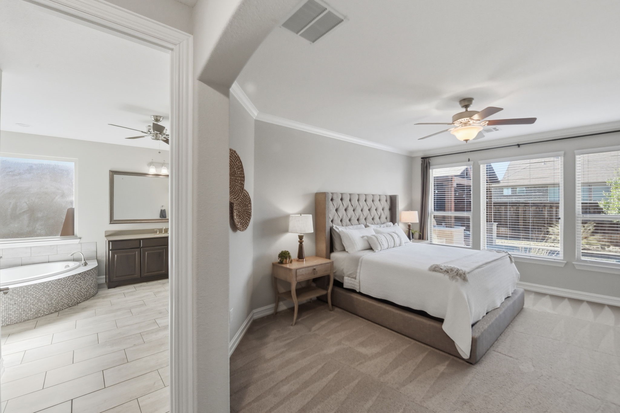 7945 Forest Lakes Drive