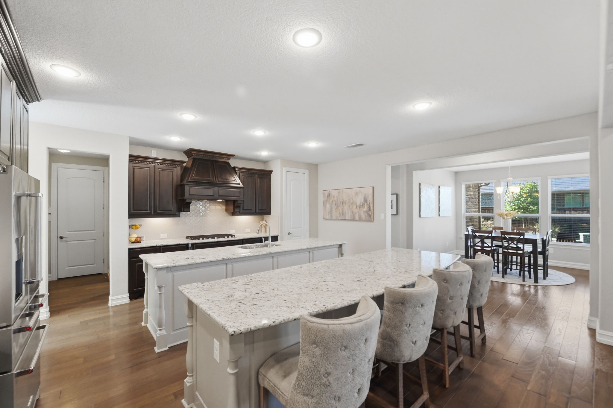 7945 Forest Lakes Drive