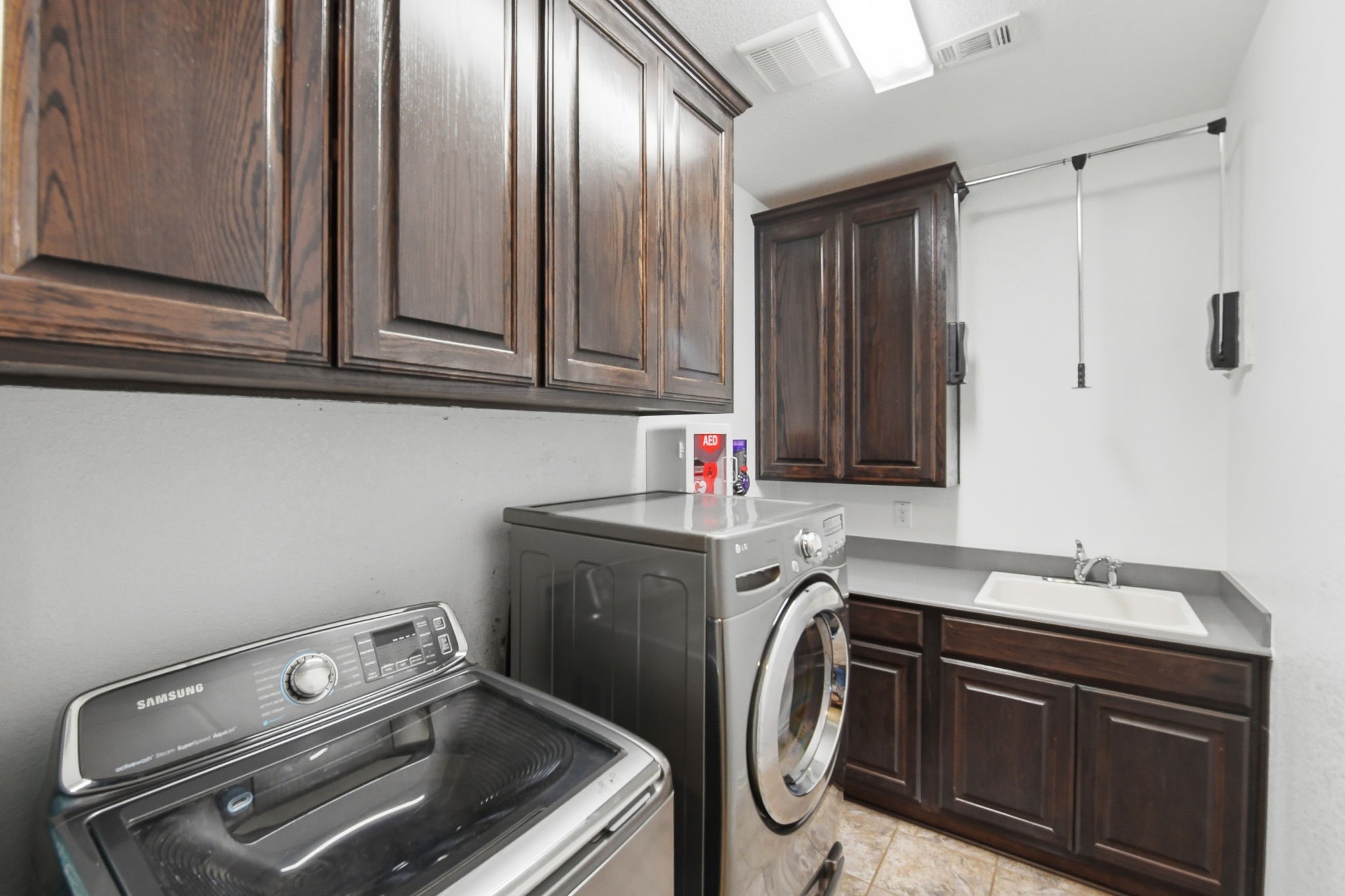 7945 Forest Lakes Drive