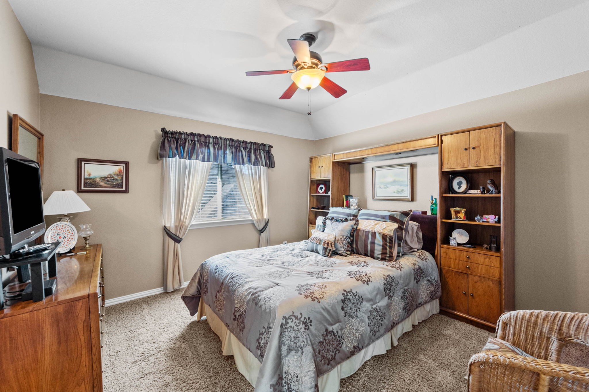 1107 Whispering Oaks Drive