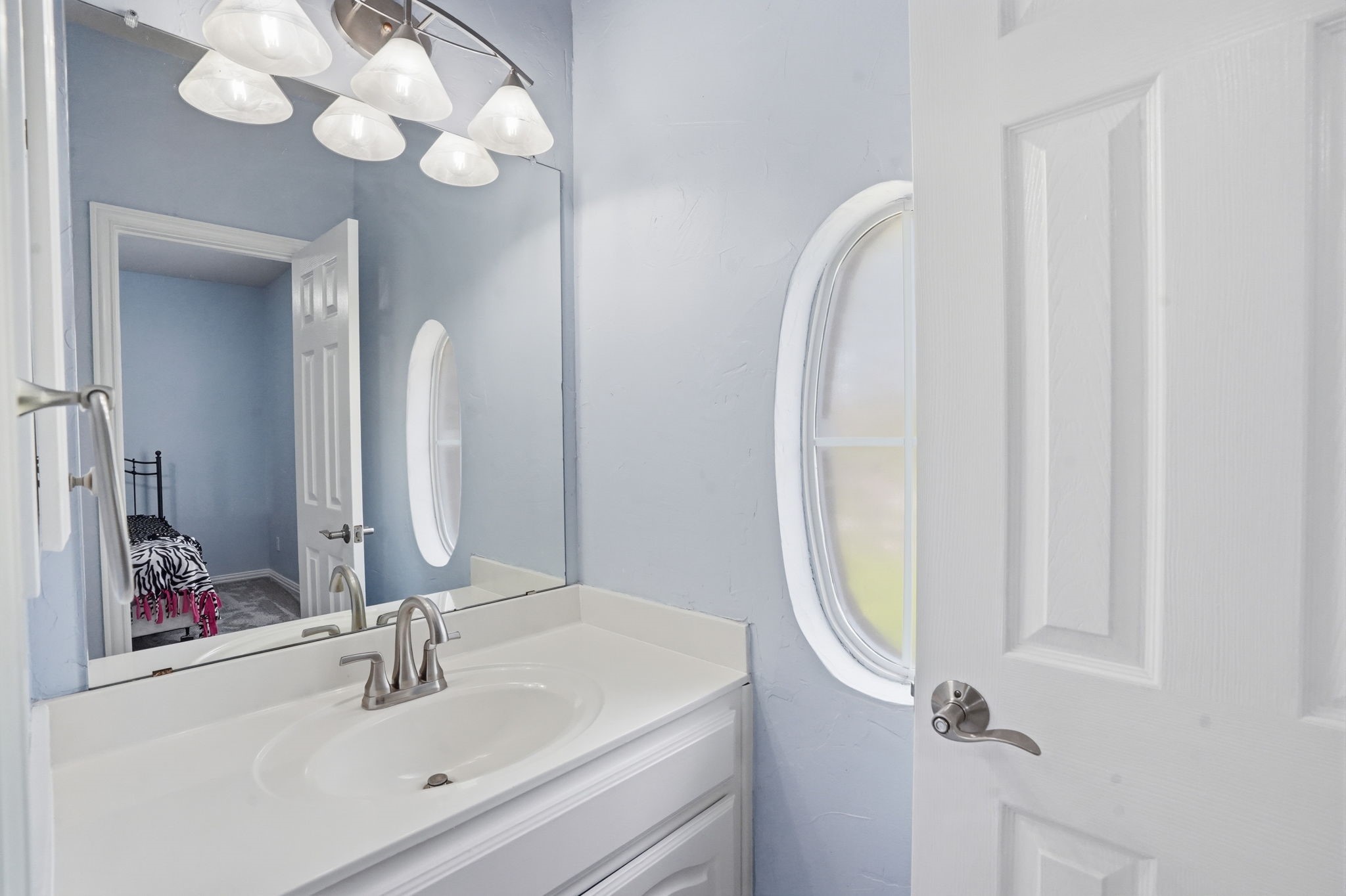 1827 Windsong Circle