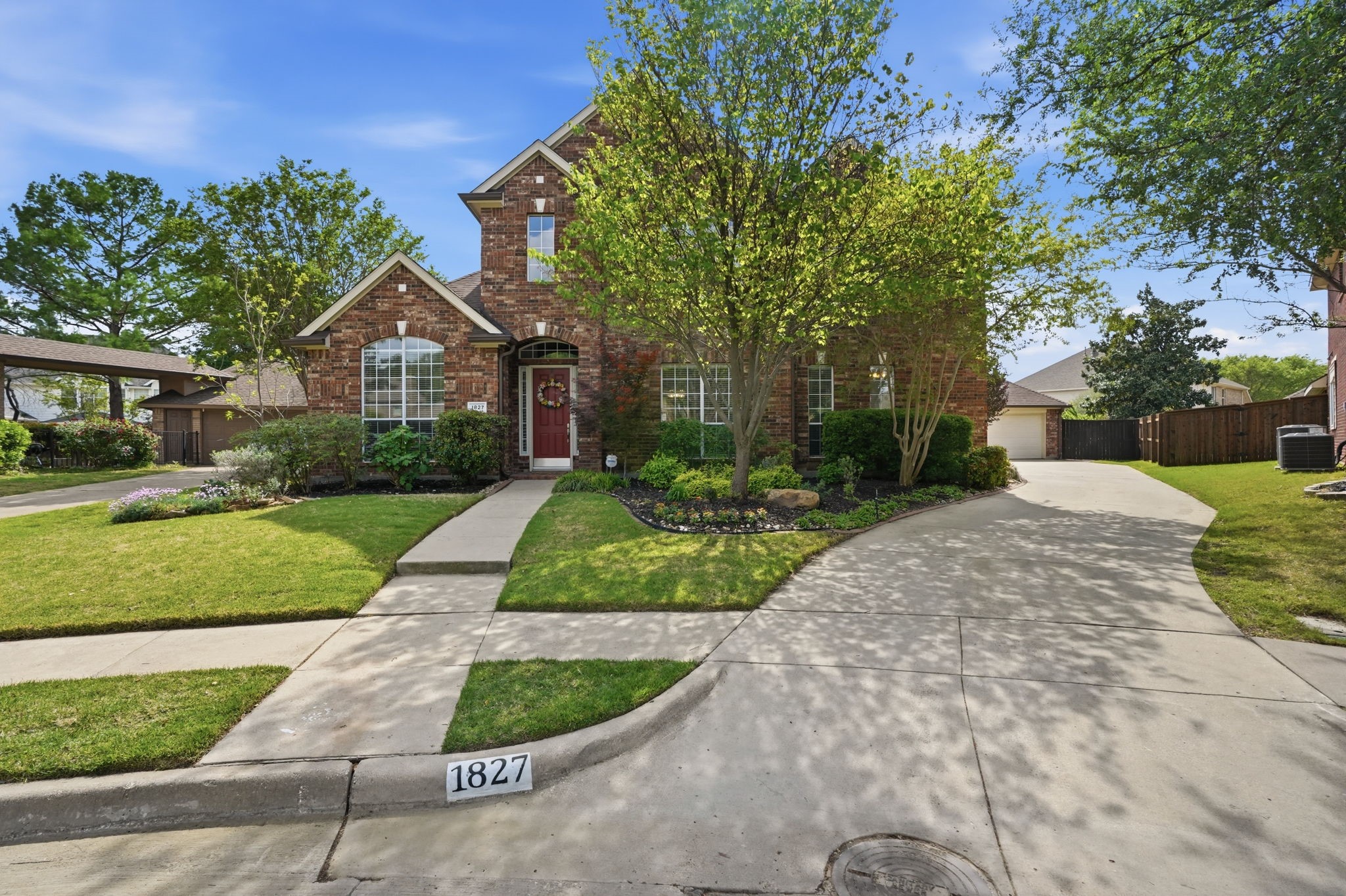 1827 Windsong Circle