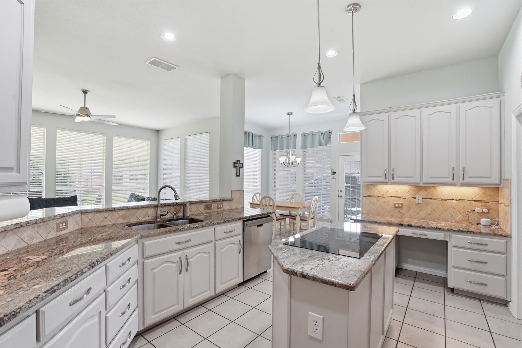 1827 Windsong Circle