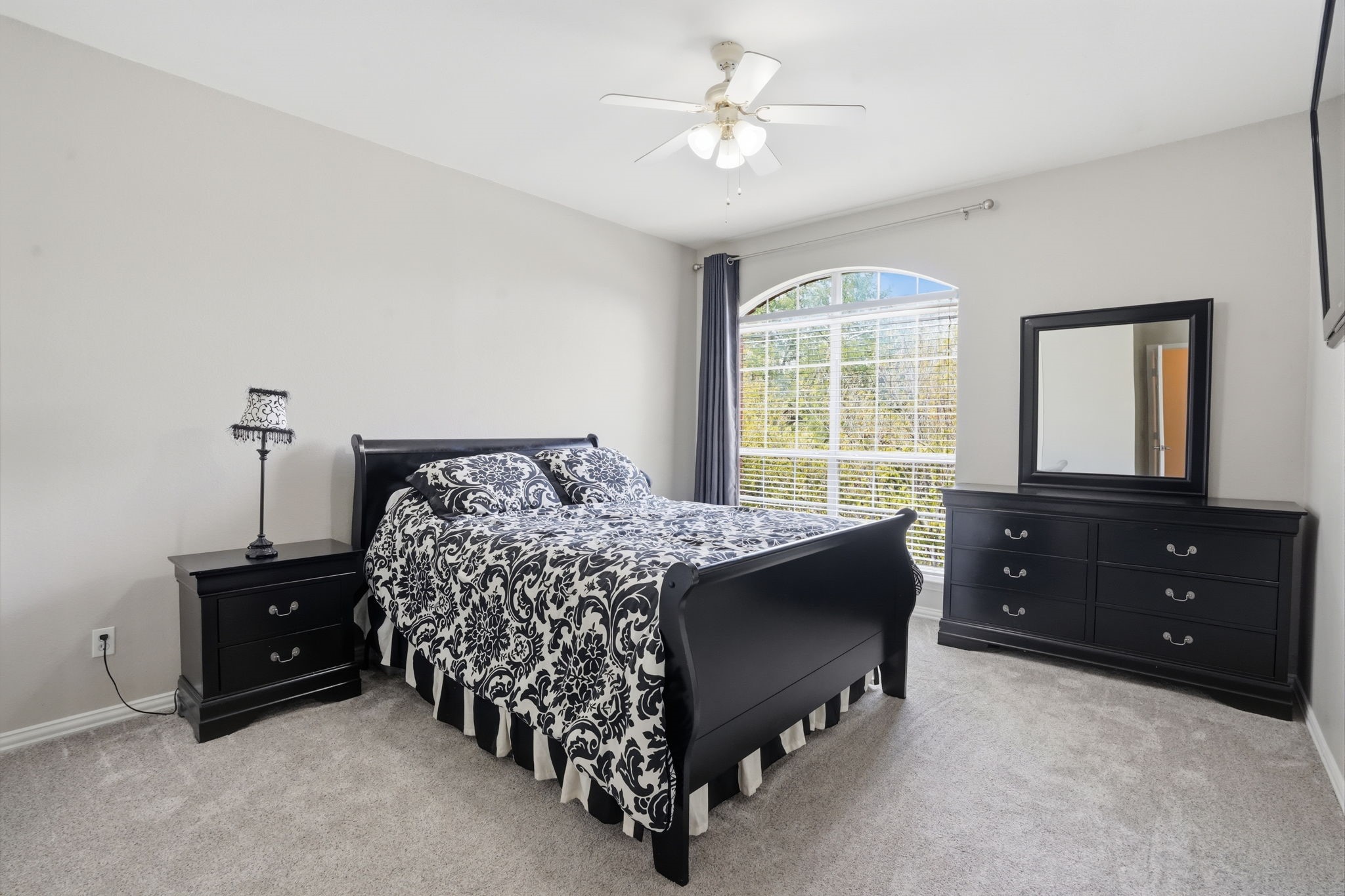 1827 Windsong Circle