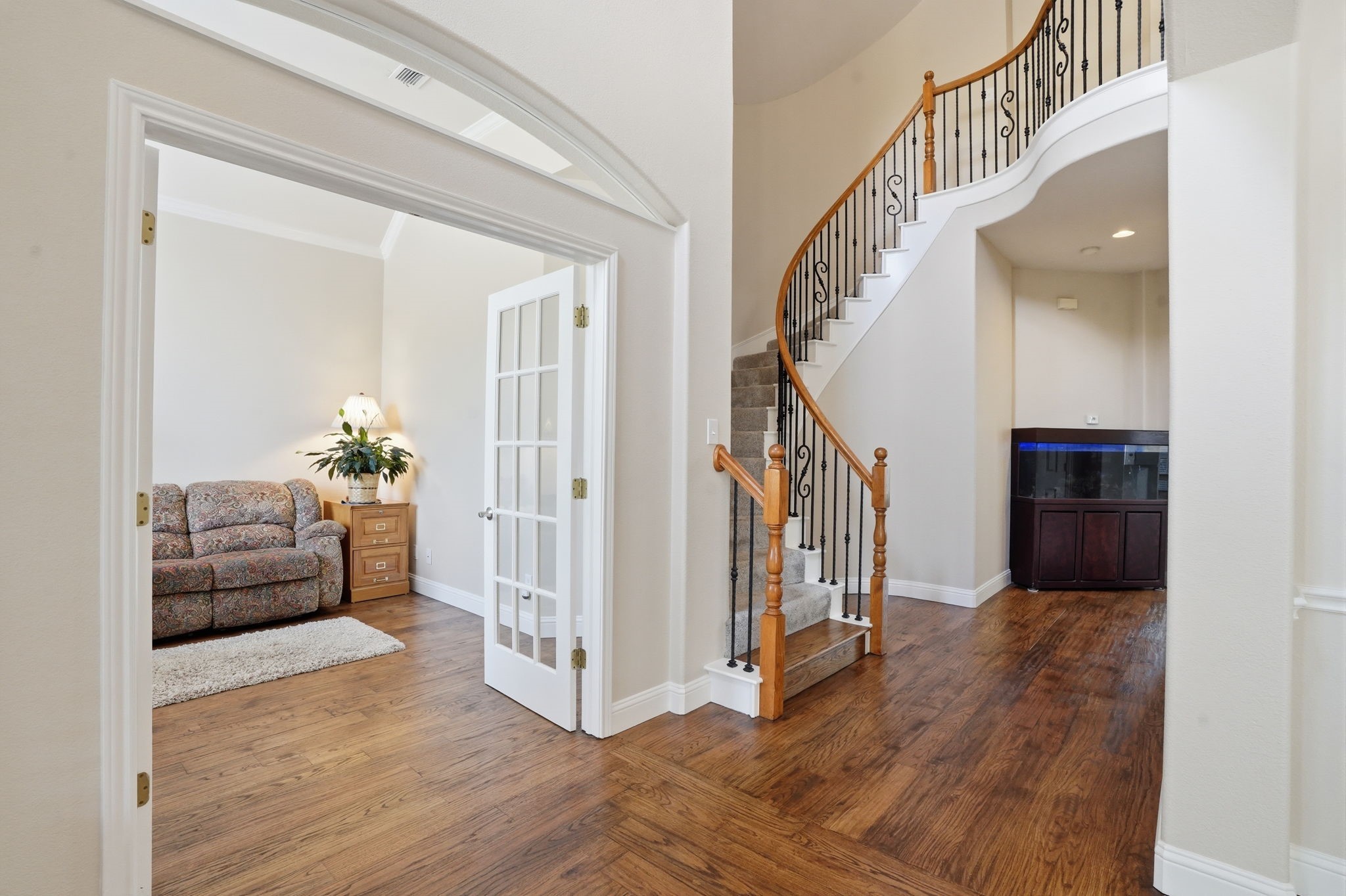 1827 Windsong Circle