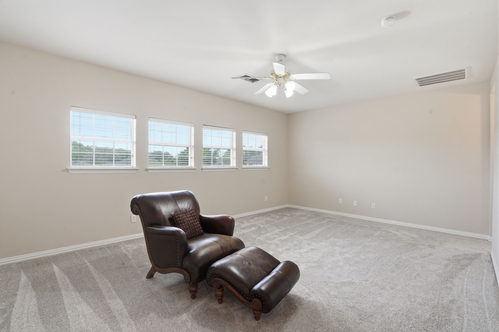 1827 Windsong Circle