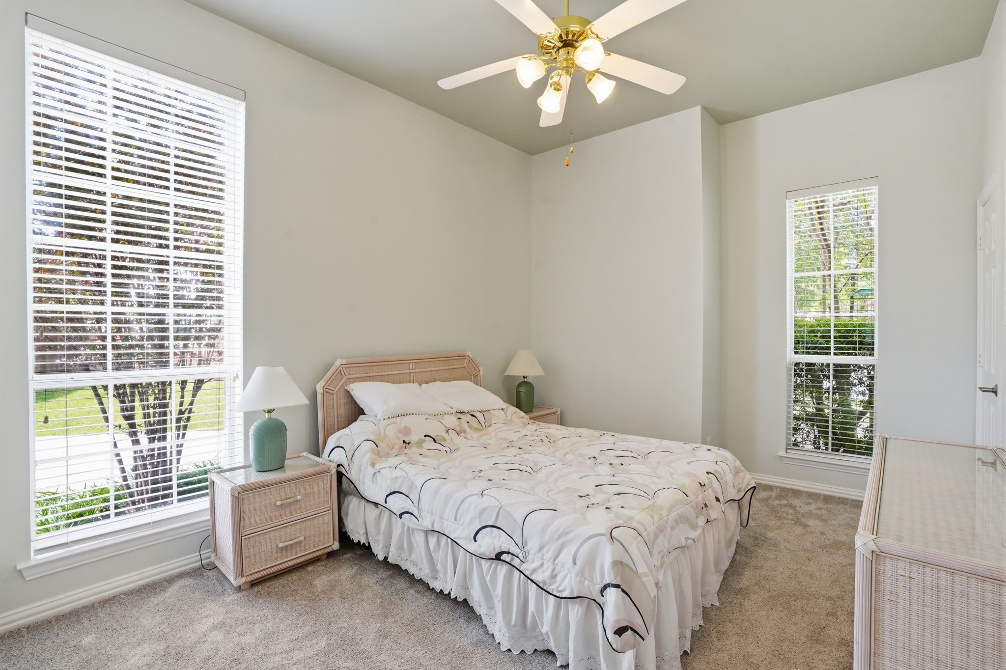 1827 Windsong Circle