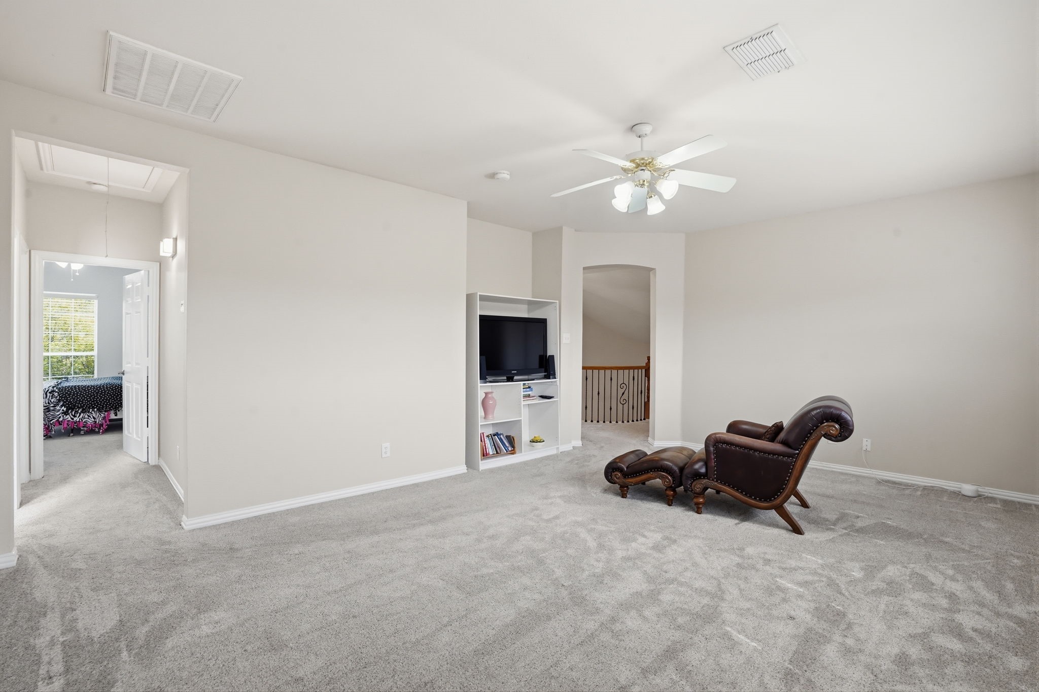 1827 Windsong Circle