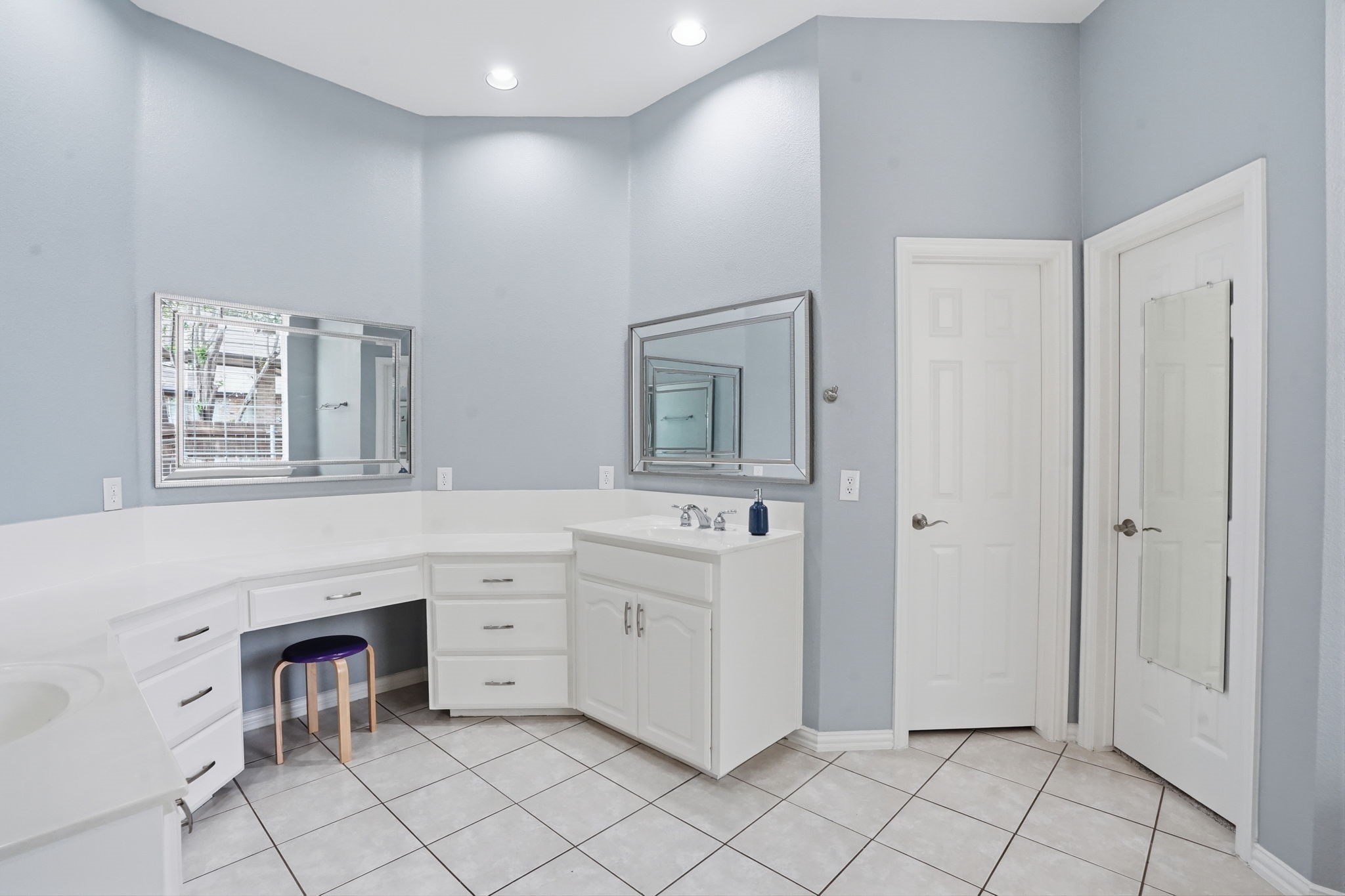 1827 Windsong Circle