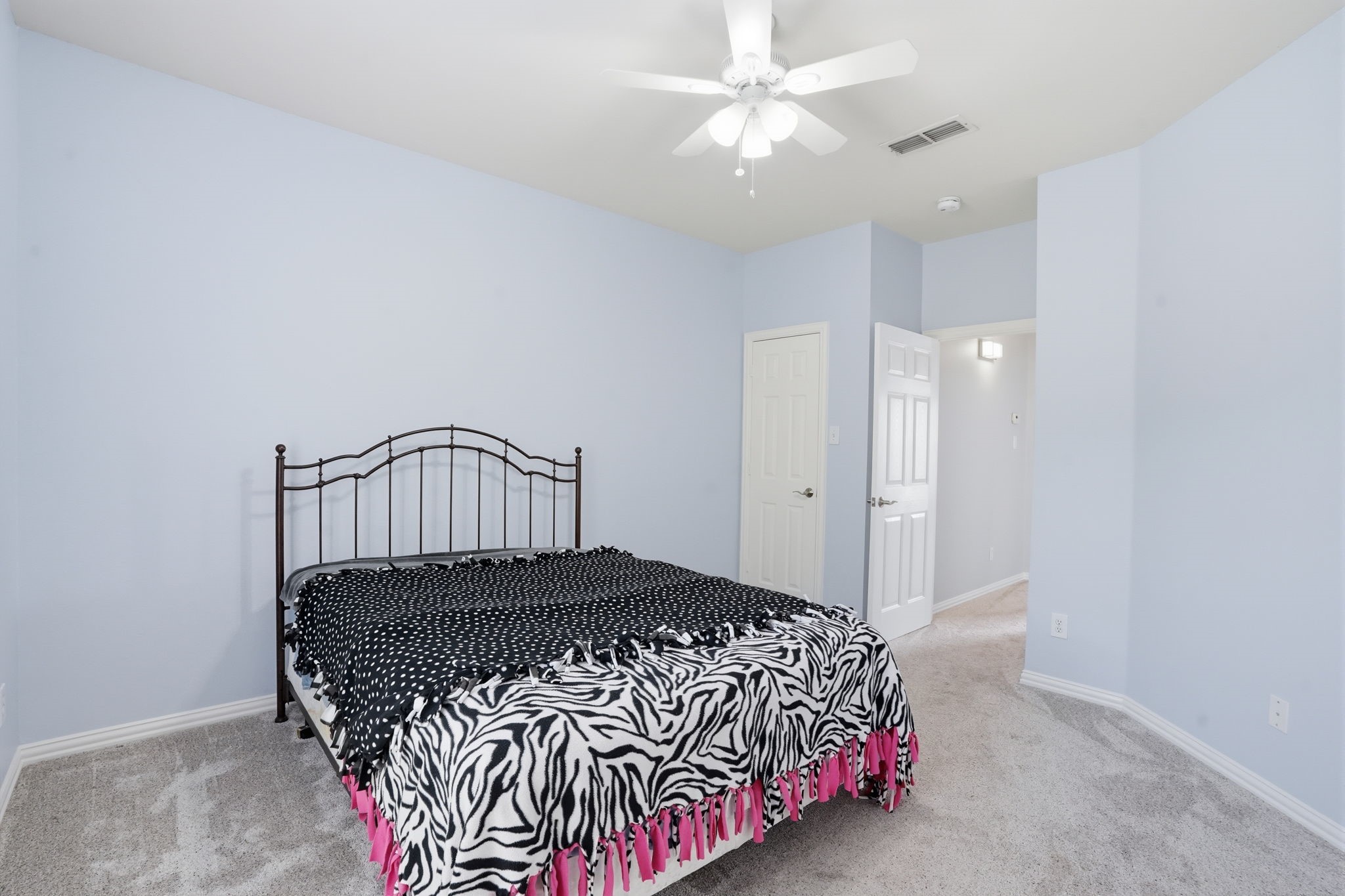 1827 Windsong Circle