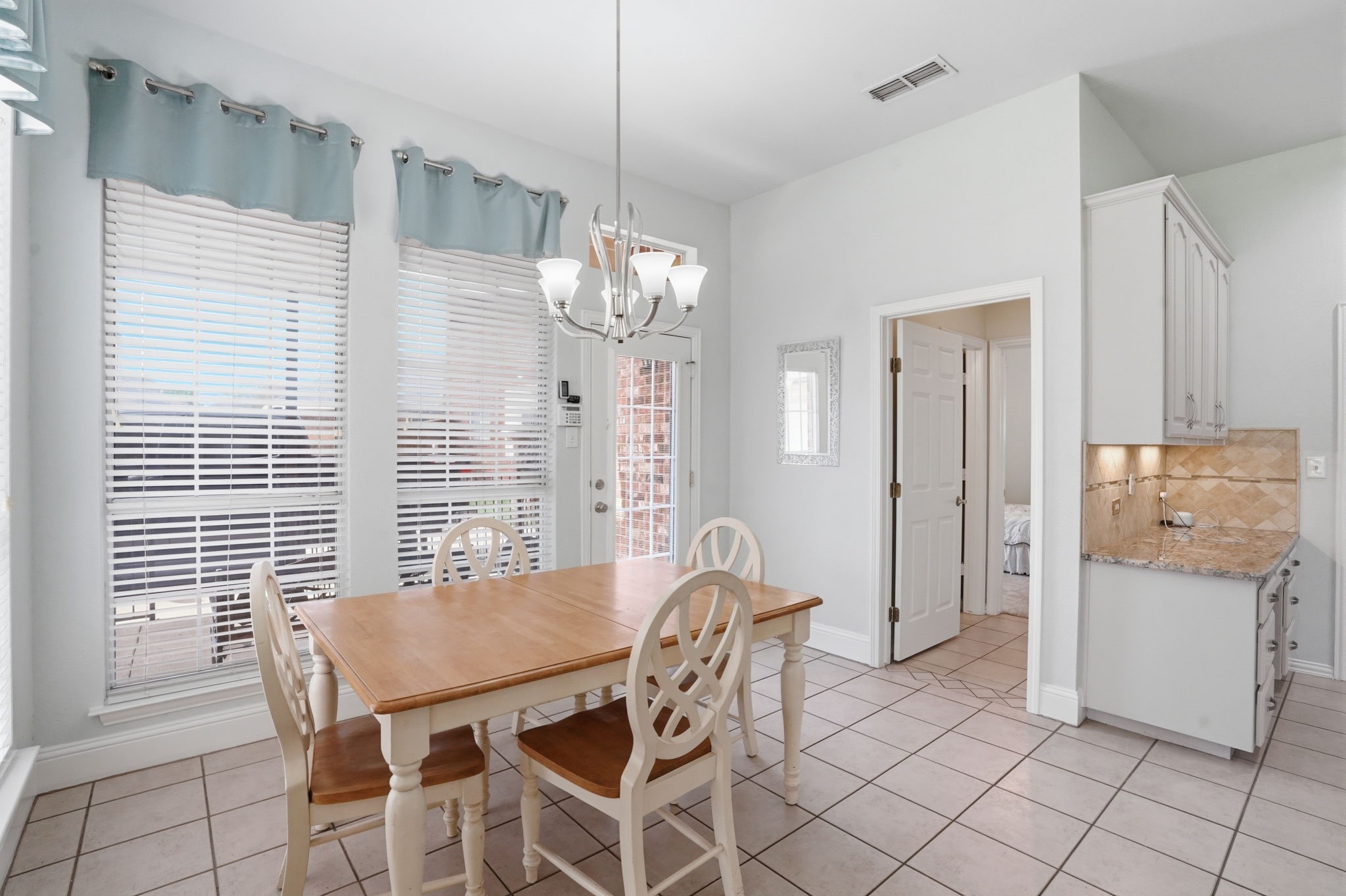 1827 Windsong Circle