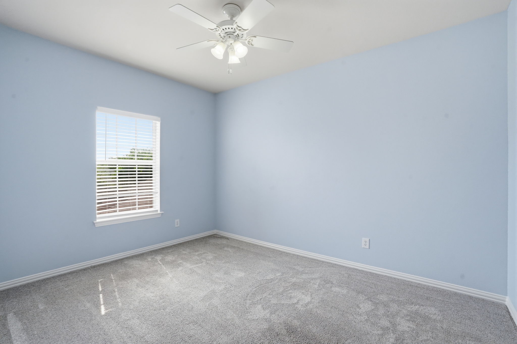 1827 Windsong Circle