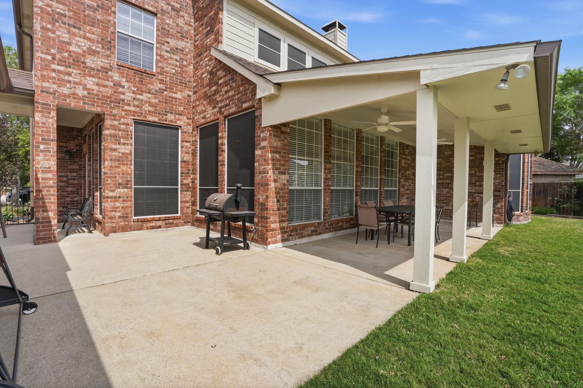 1827 Windsong Circle