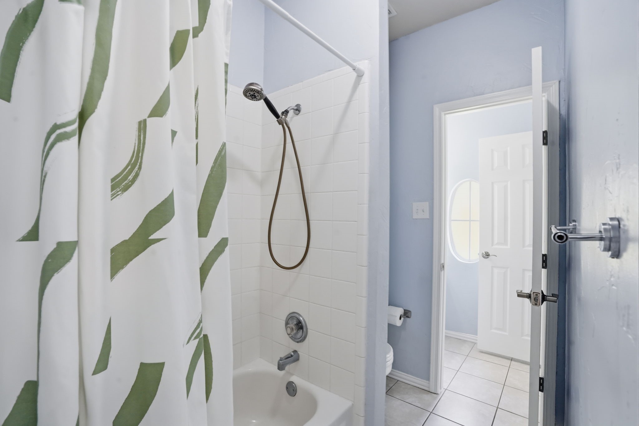 1827 Windsong Circle