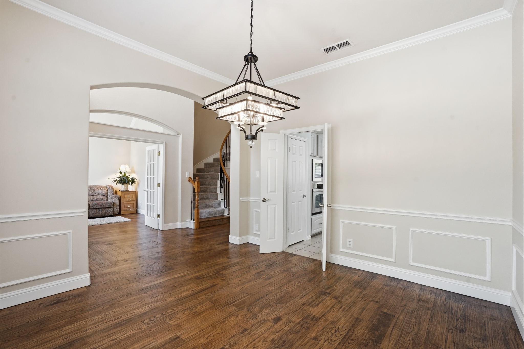 1827 Windsong Circle