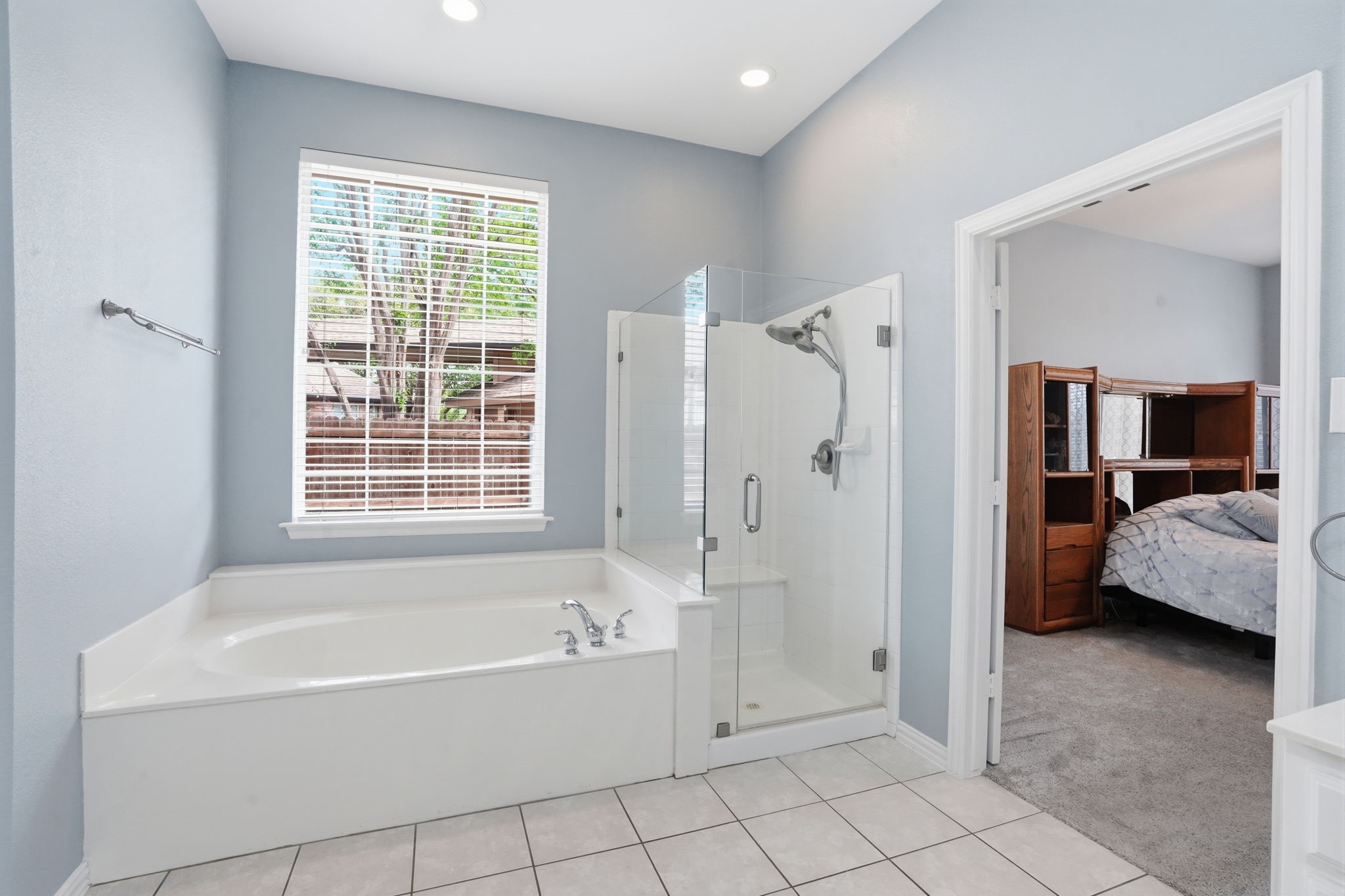 1827 Windsong Circle