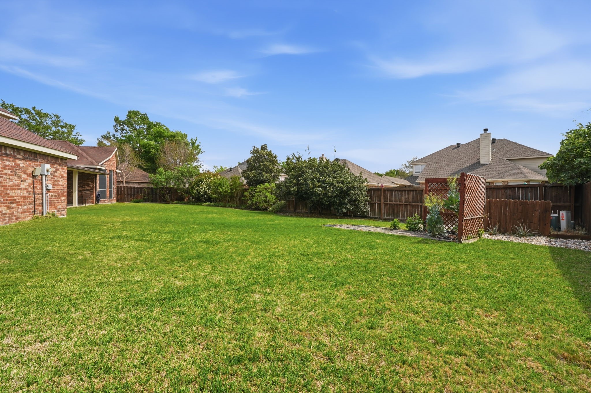 1827 Windsong Circle