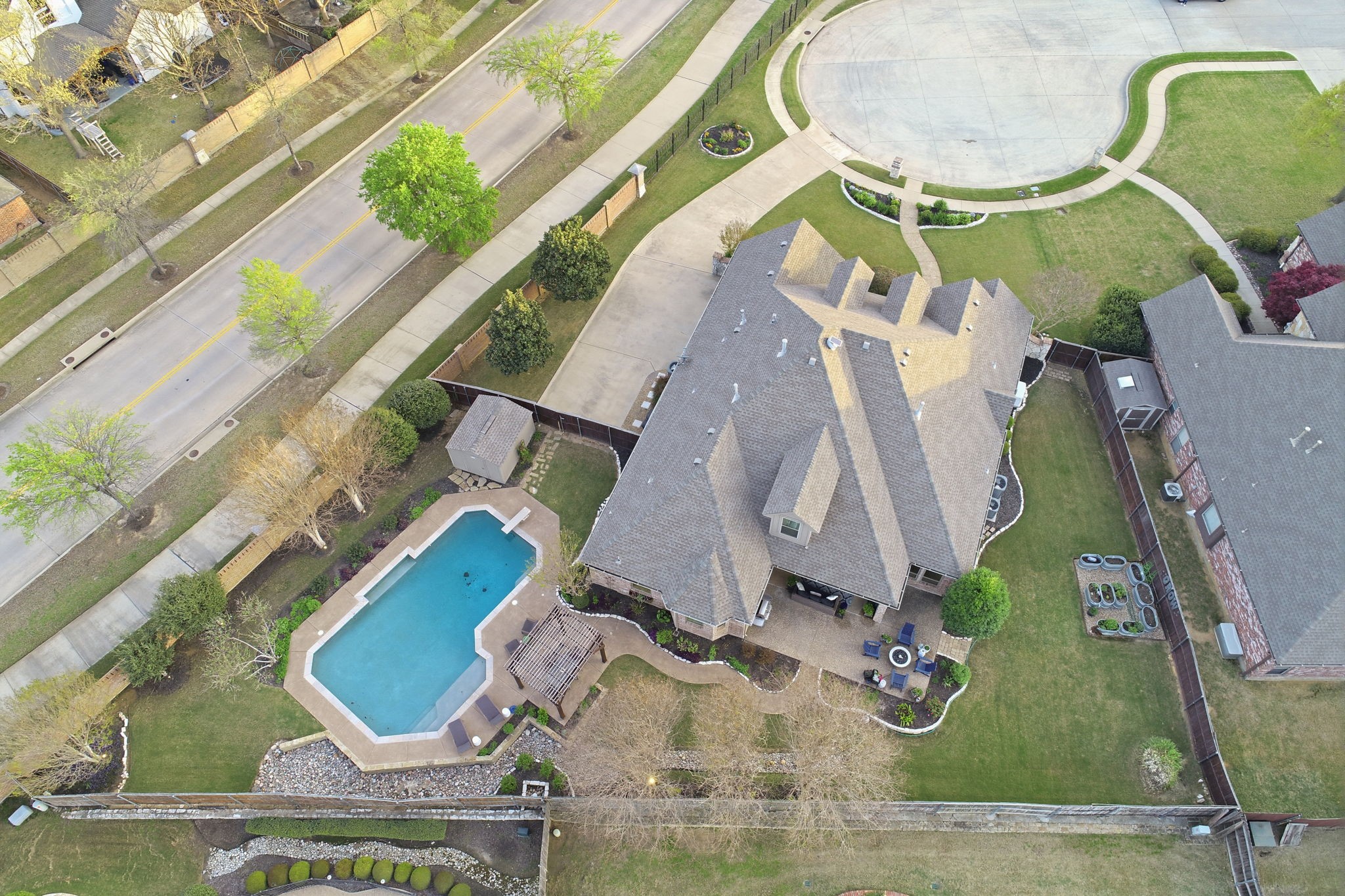 1913 Silkwood Court