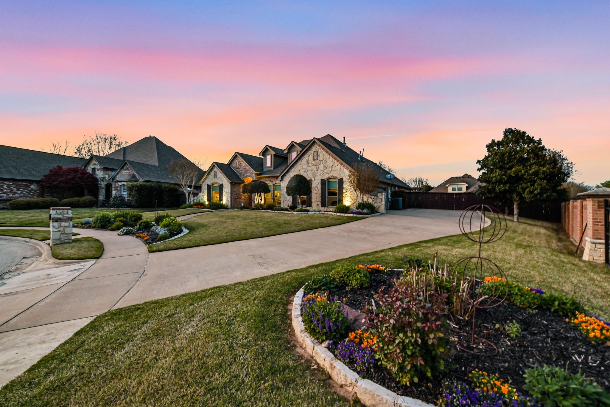 1913 Silkwood Court
