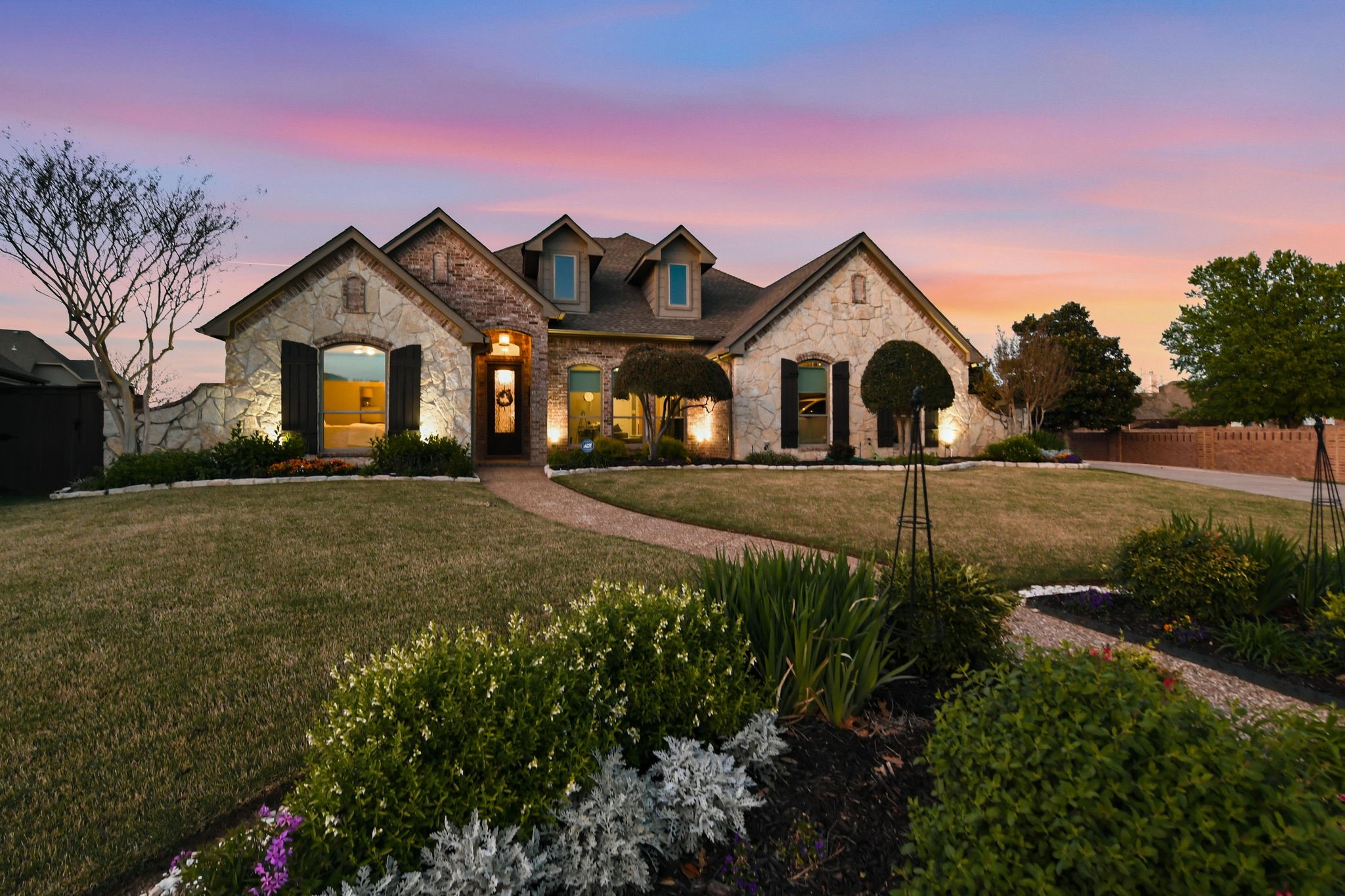 1913 Silkwood Court