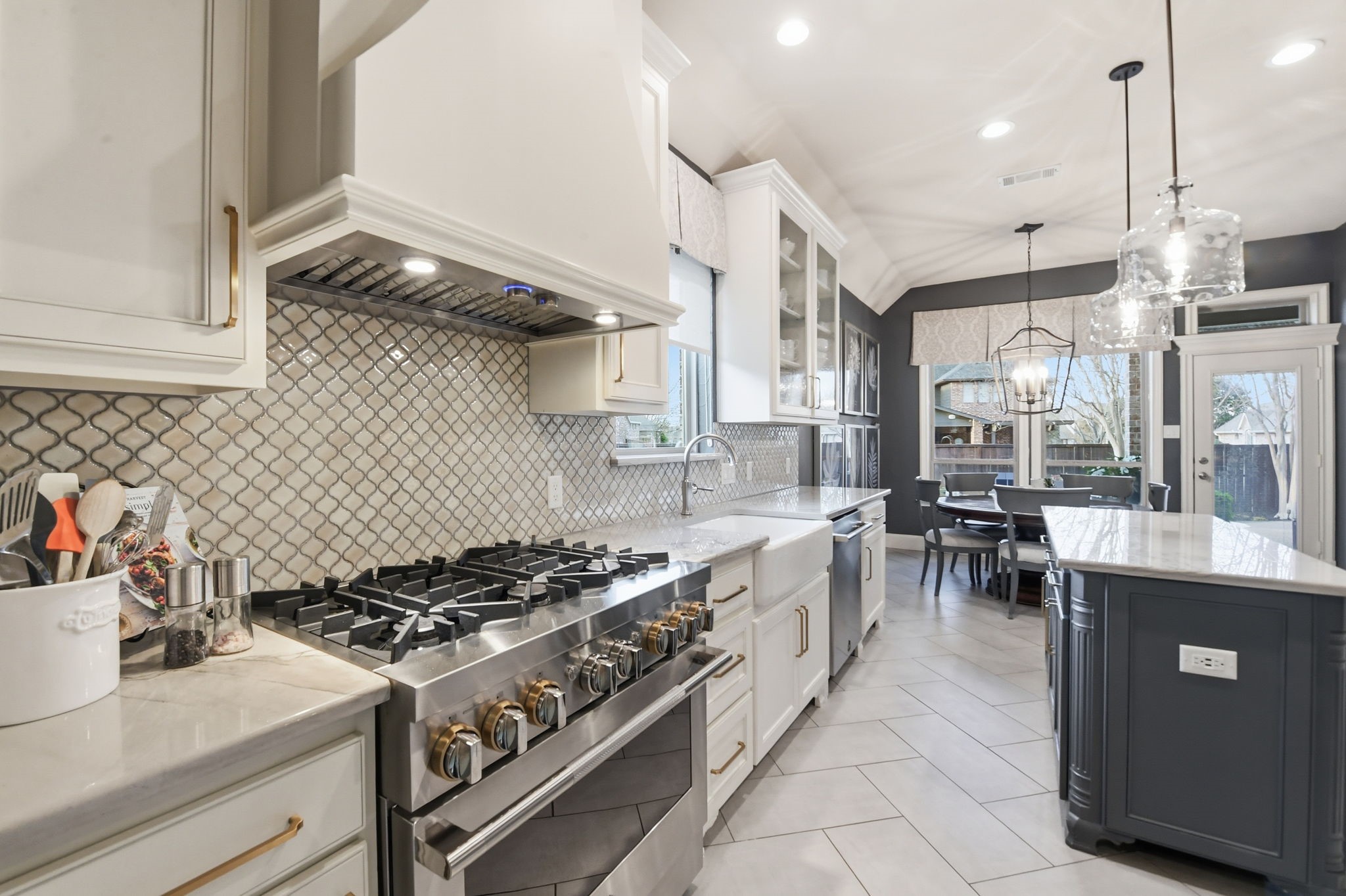 1913 Silkwood Court